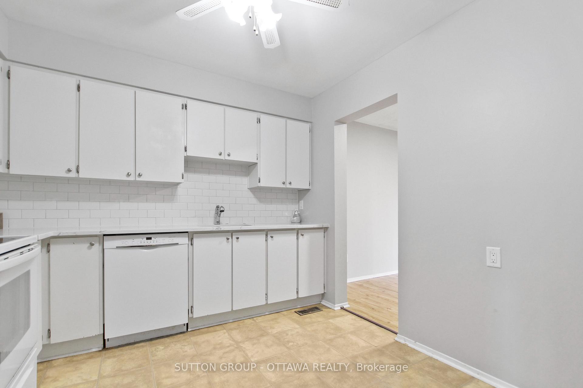 Photo 9 of 75 Clarkson Crescent, Ottawa, Kanata - Katimavik — HOMEH
