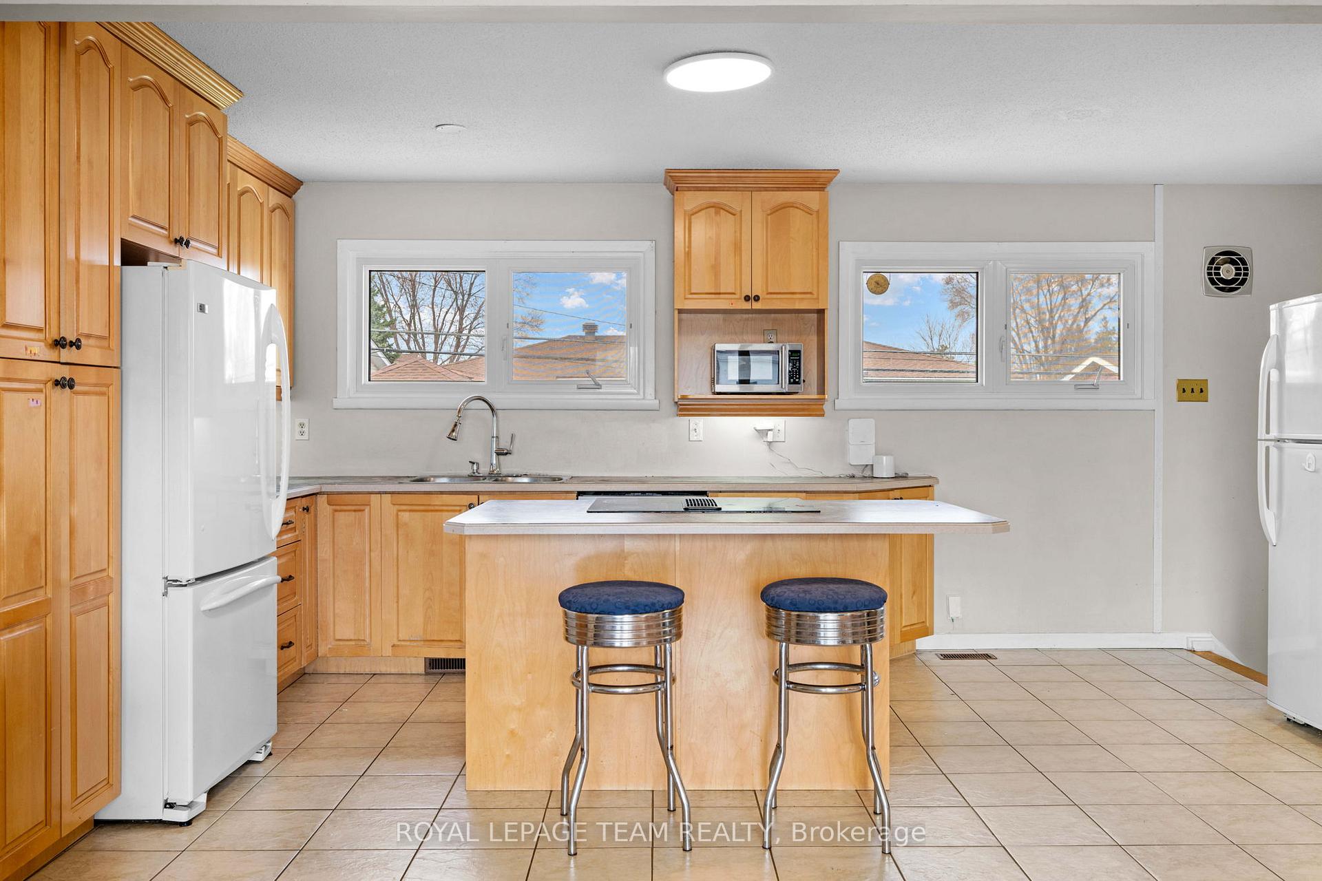 Photo 6 of 50 Hilliard Avenue, Ottawa, City View/Skyline/Fisher Heights/Parkwood Hills — HOMEH