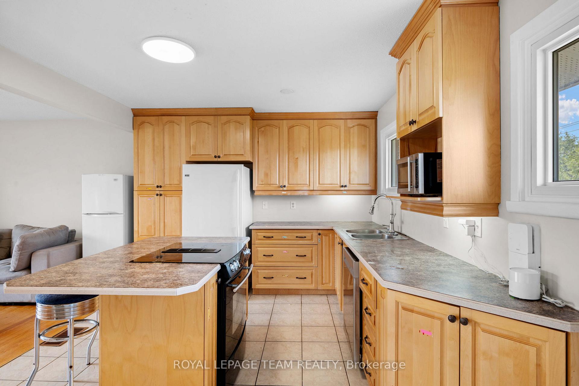 Photo 7 of 50 Hilliard Avenue, Ottawa, City View/Skyline/Fisher Heights/Parkwood Hills — HOMEH