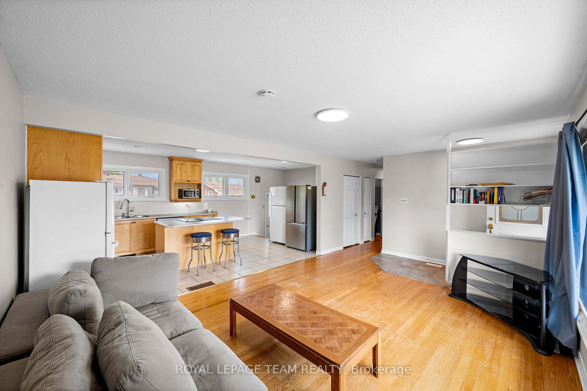 Photo 9 of 50 Hilliard Avenue, Ottawa, City View/Skyline/Fisher Heights/Parkwood Hills — HOMEH