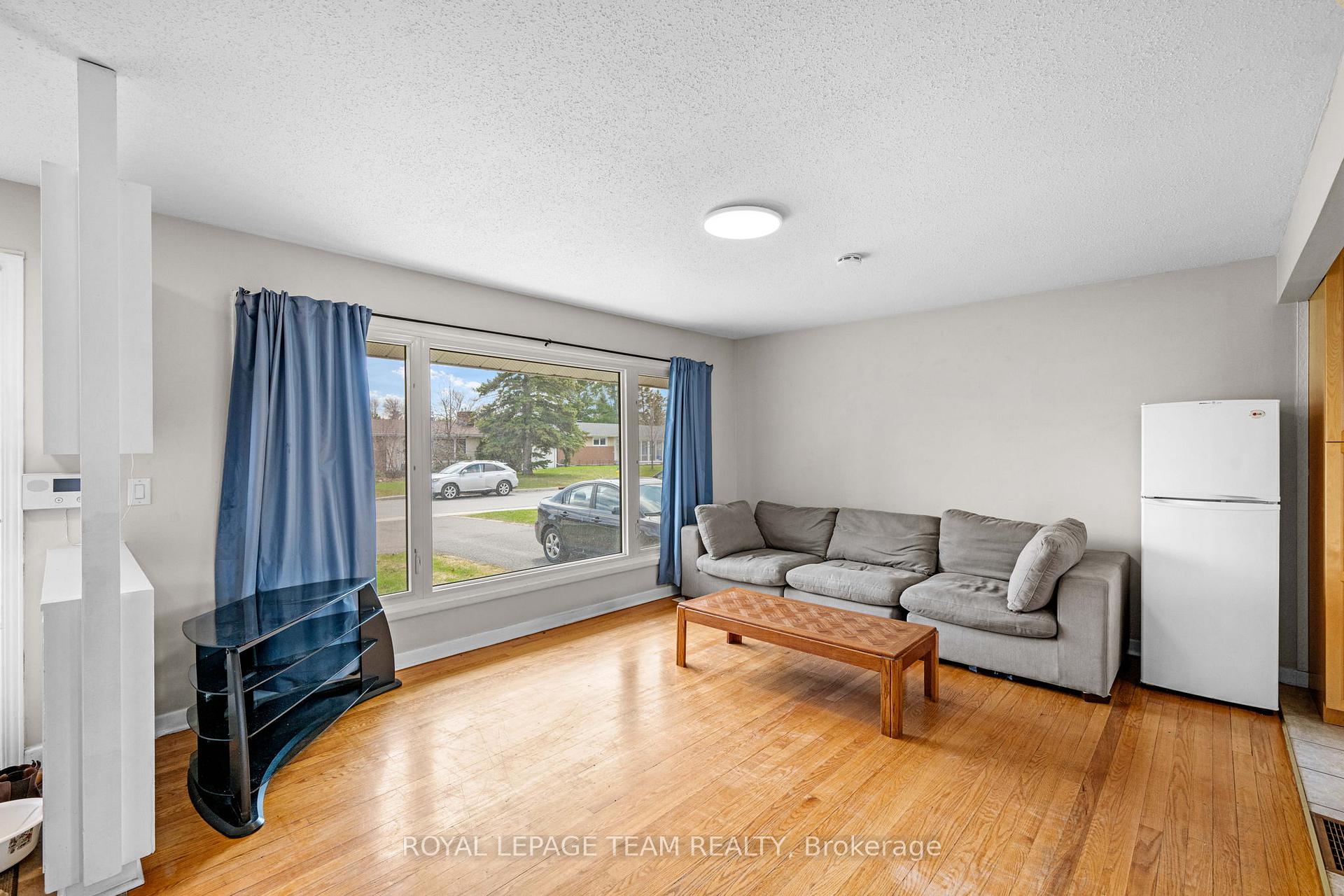 Photo 10 of 50 Hilliard Avenue, Ottawa, City View/Skyline/Fisher Heights/Parkwood Hills — HOMEH