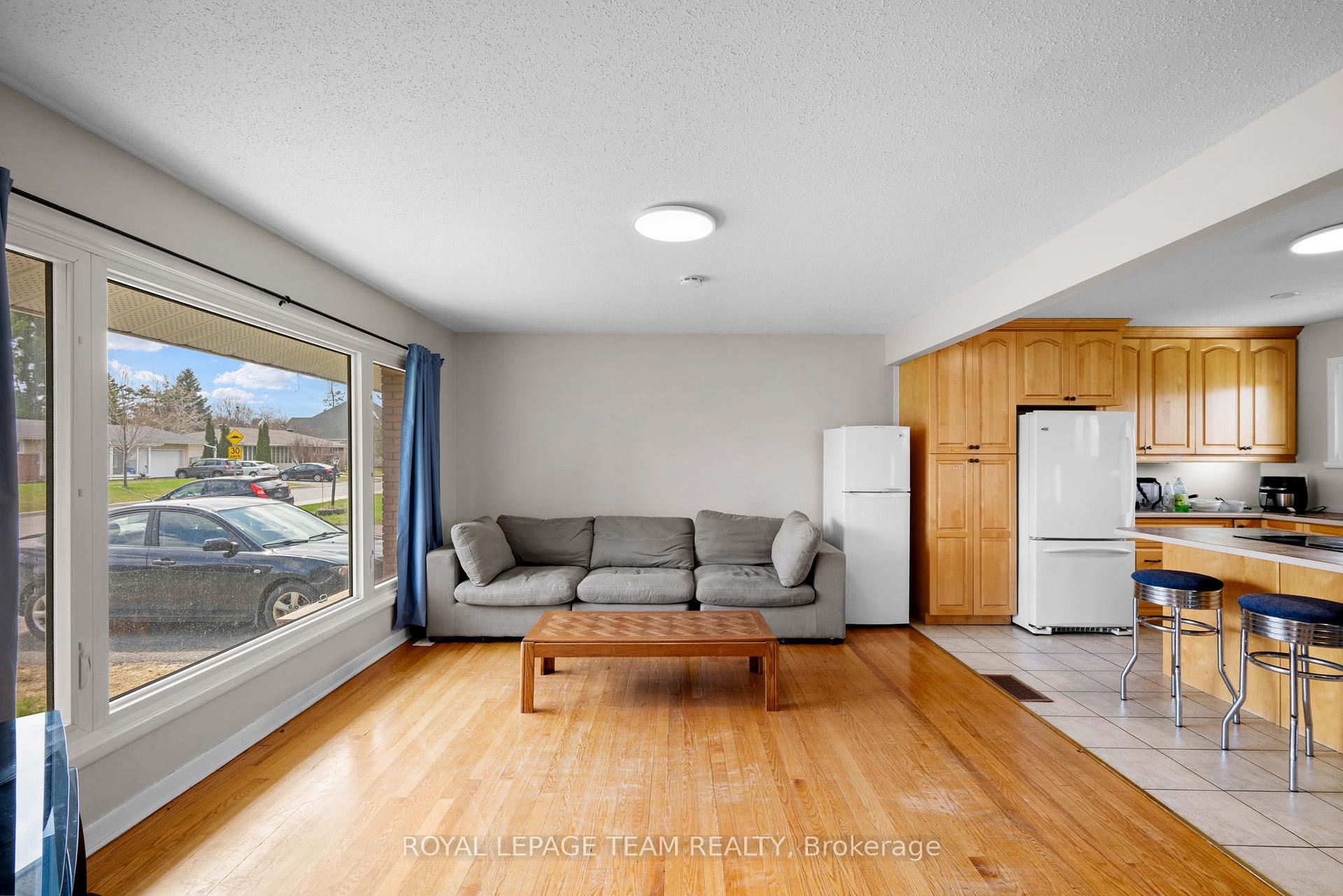 Photo 11 of 50 Hilliard Avenue, Ottawa, City View/Skyline/Fisher Heights/Parkwood Hills — HOMEH