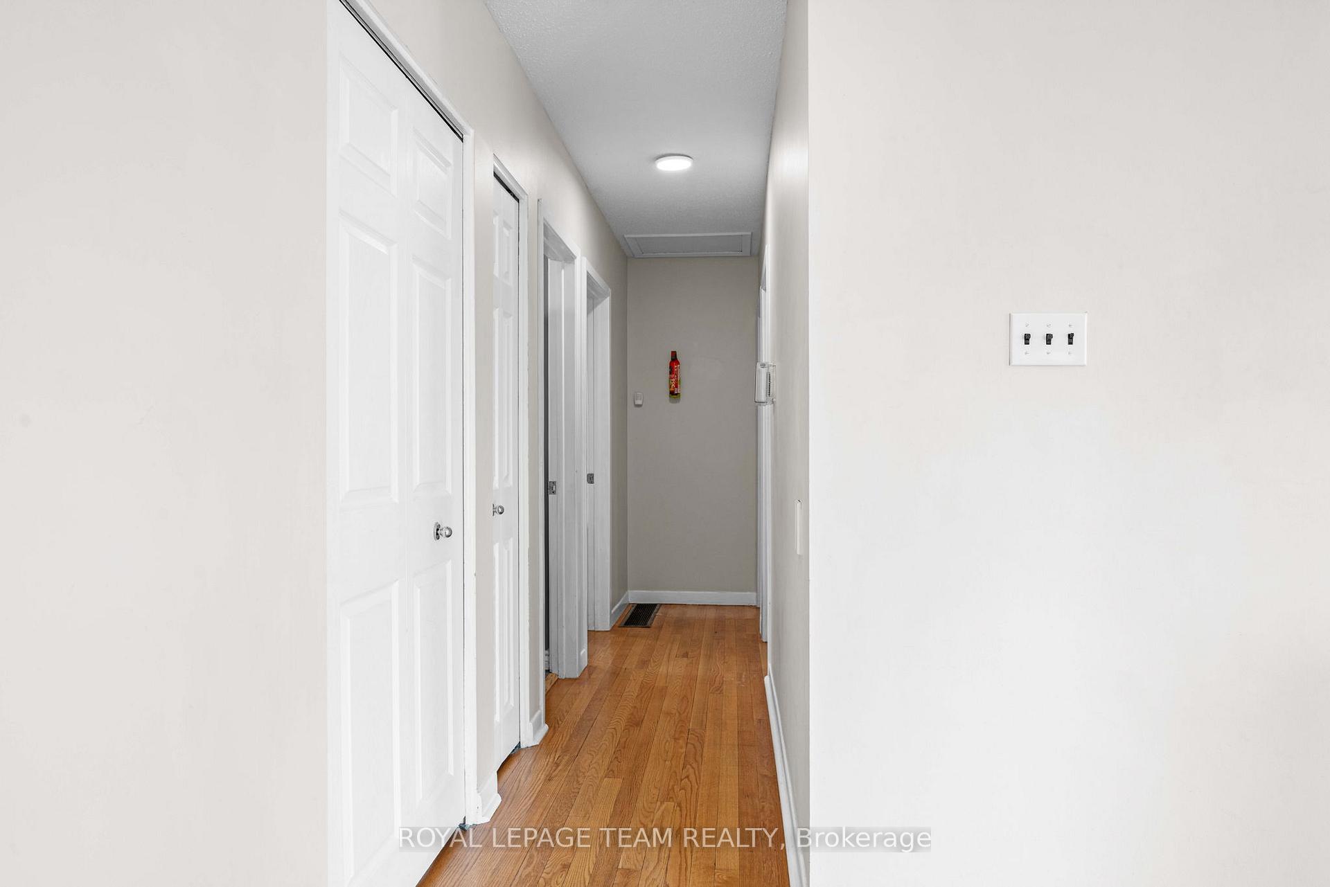 Photo 13 of 50 Hilliard Avenue, Ottawa, City View/Skyline/Fisher Heights/Parkwood Hills — HOMEH