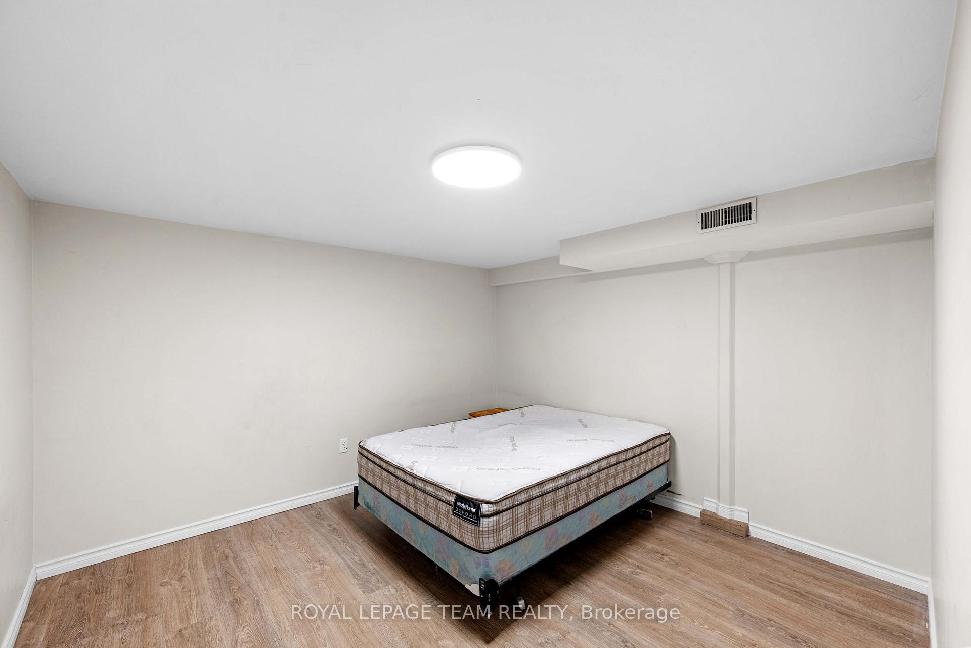 Photo 19 of 50 Hilliard Avenue, Ottawa, City View/Skyline/Fisher Heights/Parkwood Hills — HOMEH
