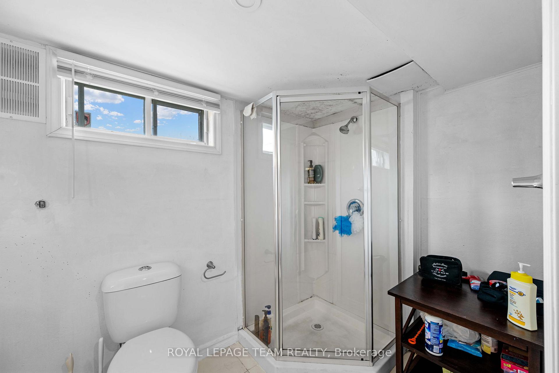 Photo 21 of 50 Hilliard Avenue, Ottawa, City View/Skyline/Fisher Heights/Parkwood Hills — HOMEH