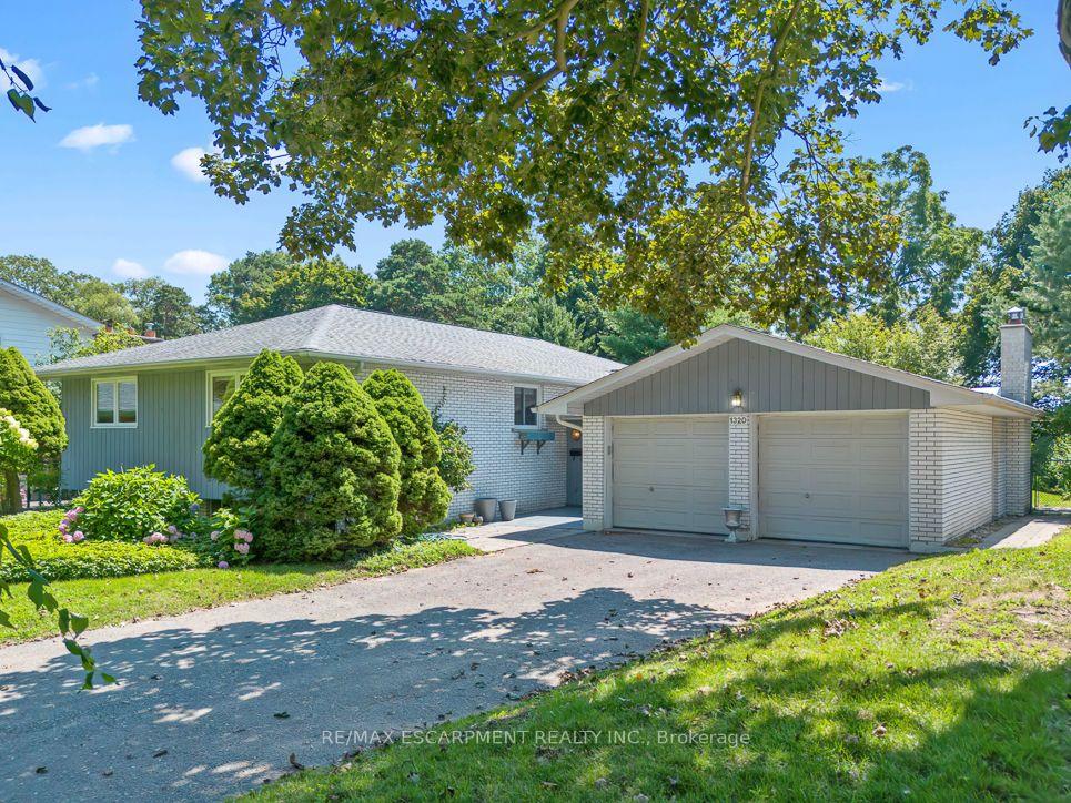 Photo 2 of 1320 Gatehouse Drive, Mississauga, Clarkson — HOMEH