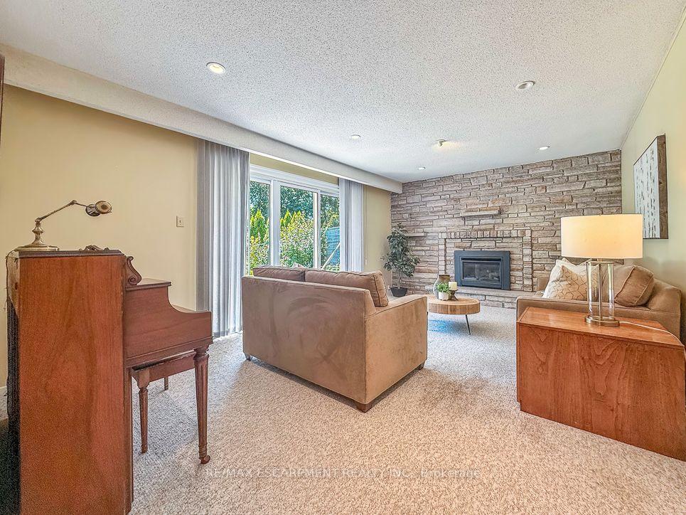 Photo 6 of 1320 Gatehouse Drive, Mississauga, Clarkson — HOMEH
