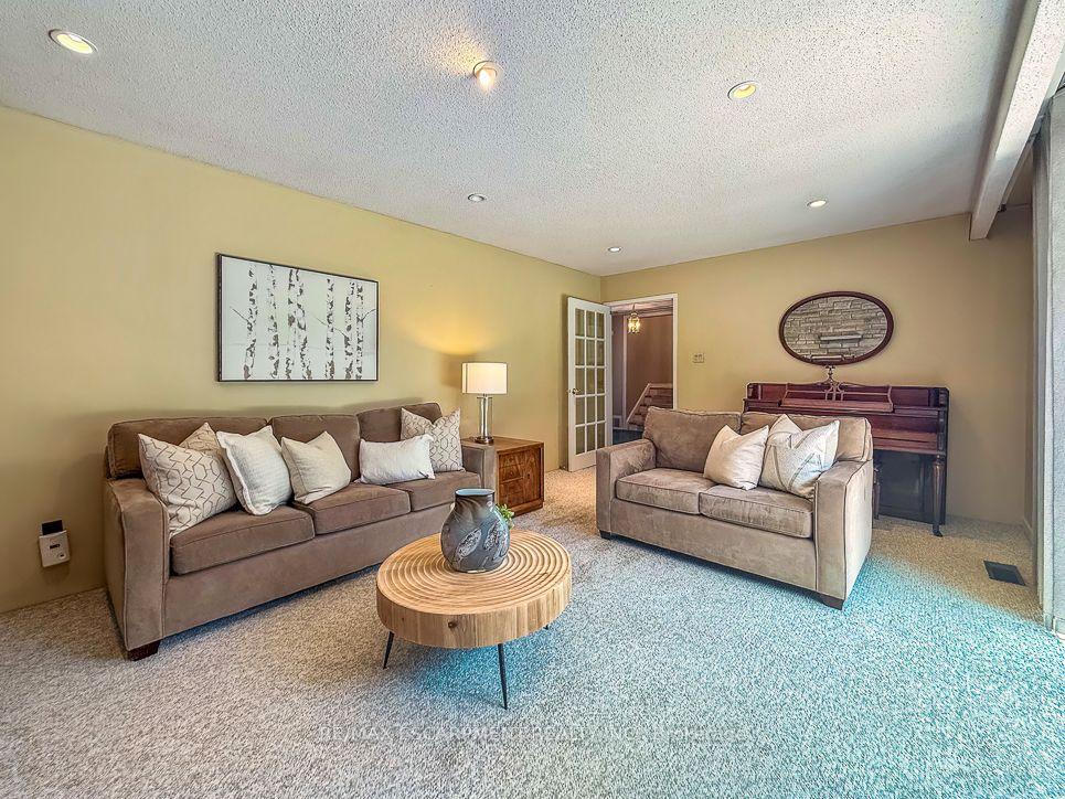 Photo 7 of 1320 Gatehouse Drive, Mississauga, Clarkson — HOMEH