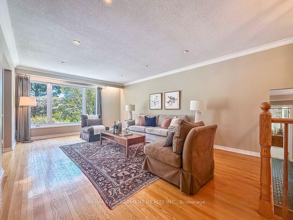 Photo 9 of 1320 Gatehouse Drive, Mississauga, Clarkson — HOMEH