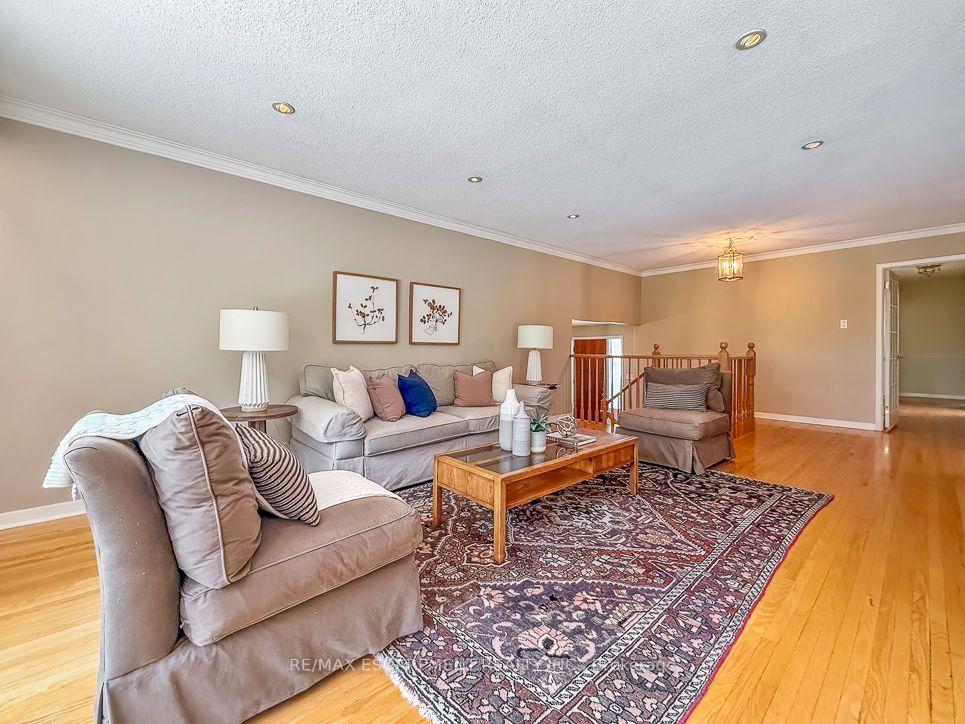 Photo 10 of 1320 Gatehouse Drive, Mississauga, Clarkson — HOMEH