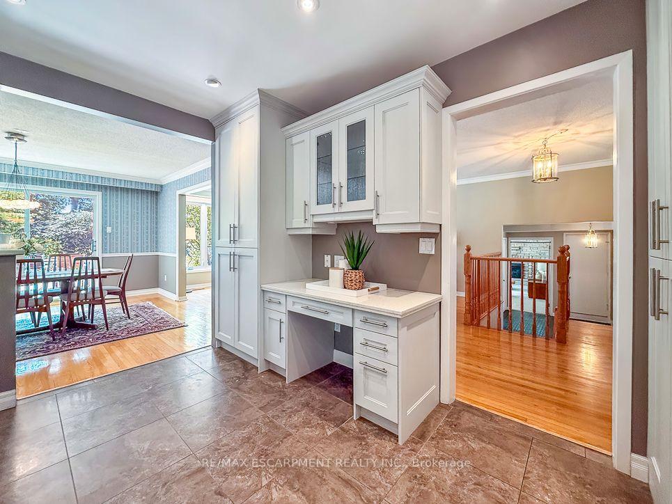 Photo 18 of 1320 Gatehouse Drive, Mississauga, Clarkson — HOMEH