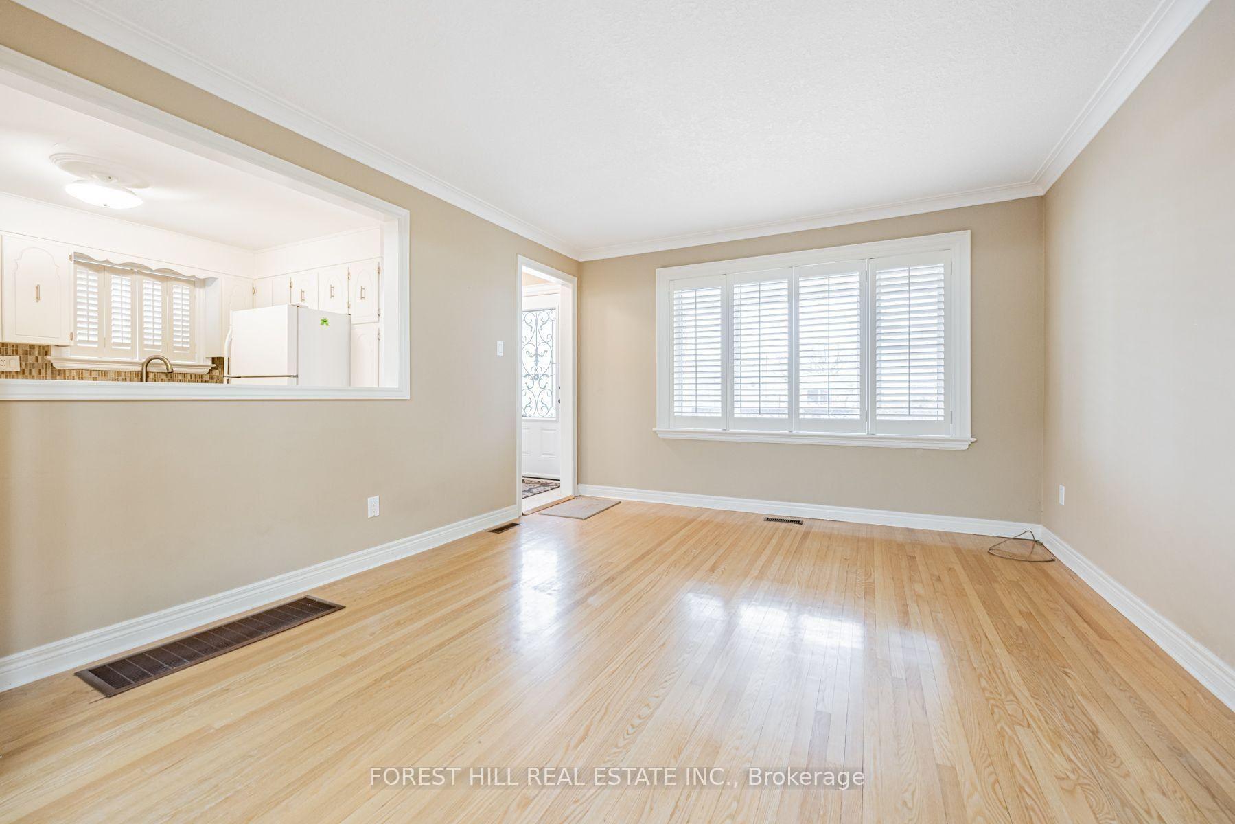 Photo 5 of 159 Spalding Road, North York, Downsview-Roding-CFB — HOMEH