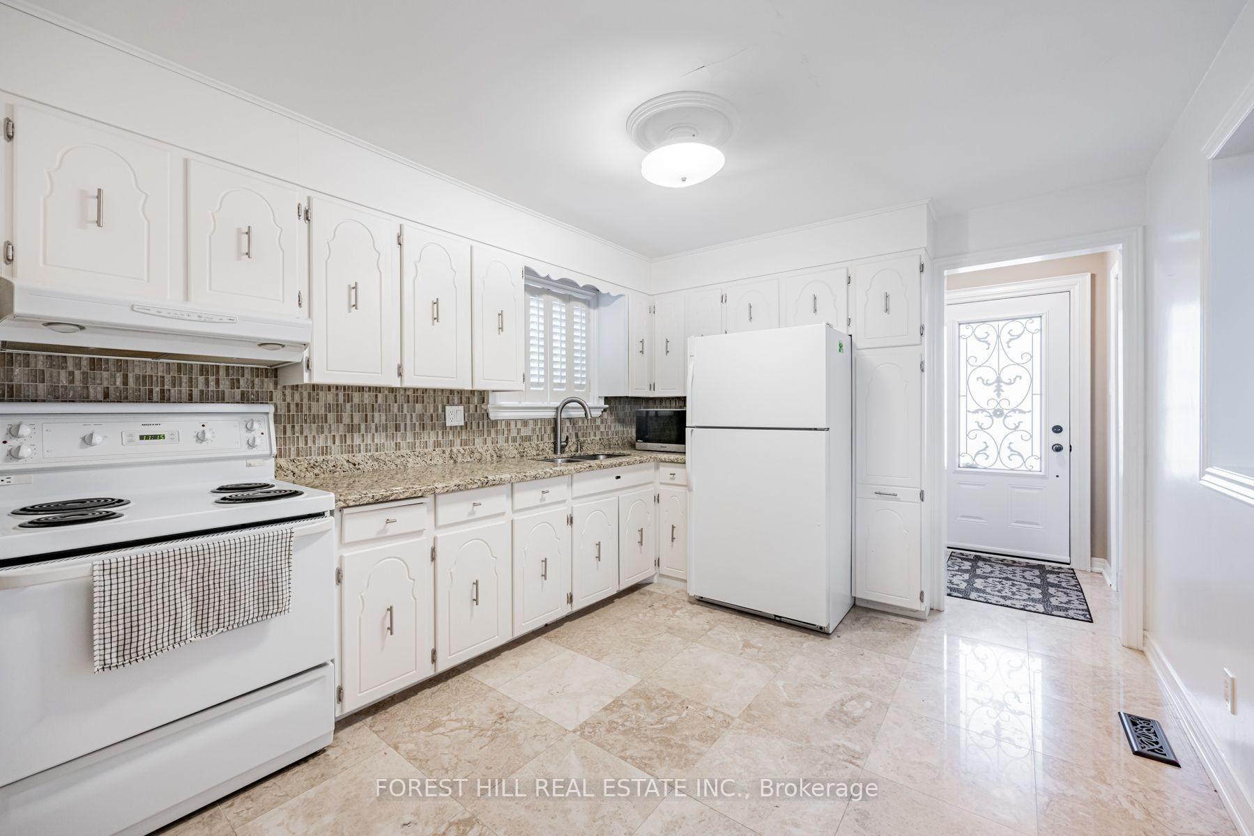 Photo 14 of 159 Spalding Road, North York, Downsview-Roding-CFB — HOMEH