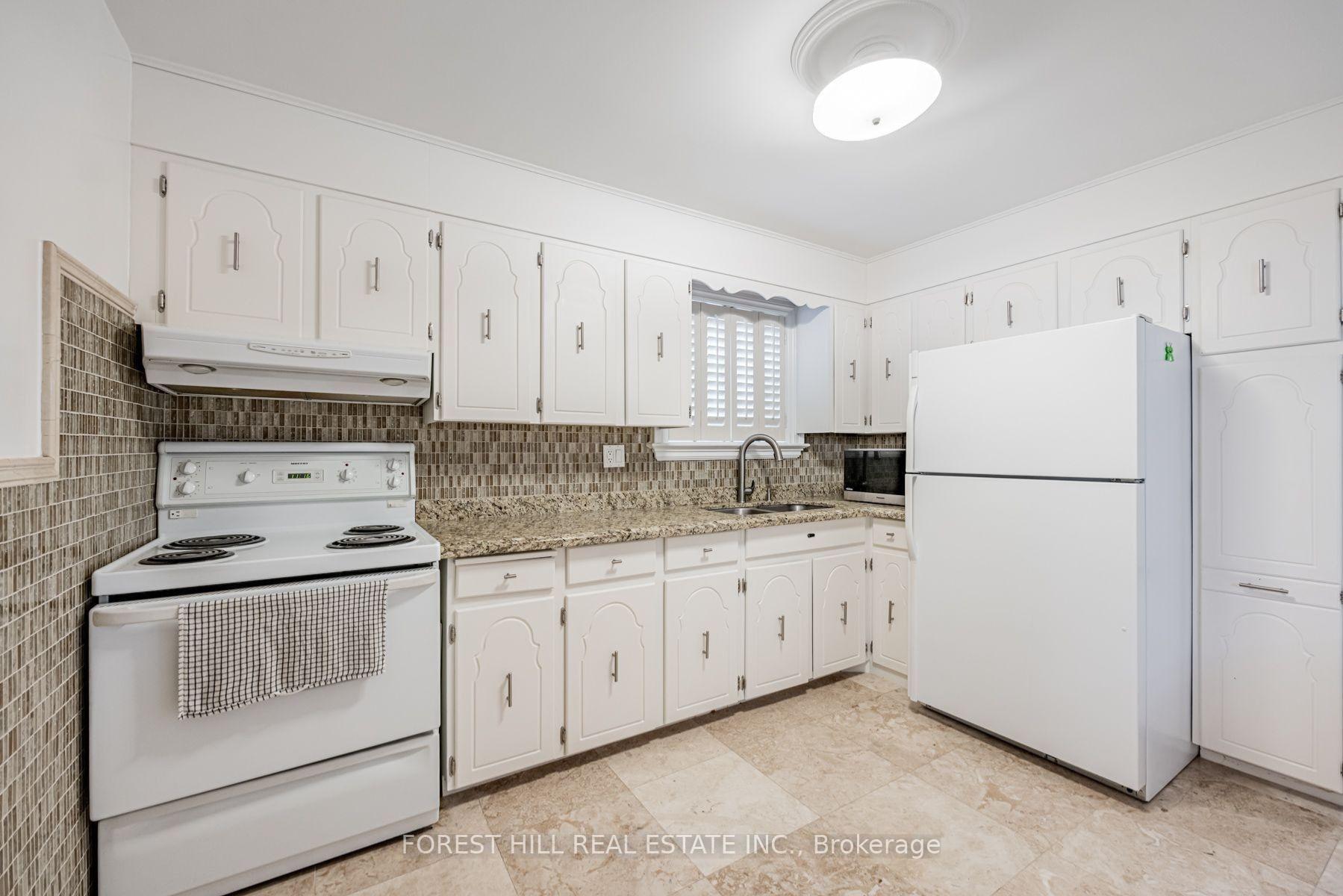Photo 17 of 159 Spalding Road, North York, Downsview-Roding-CFB — HOMEH