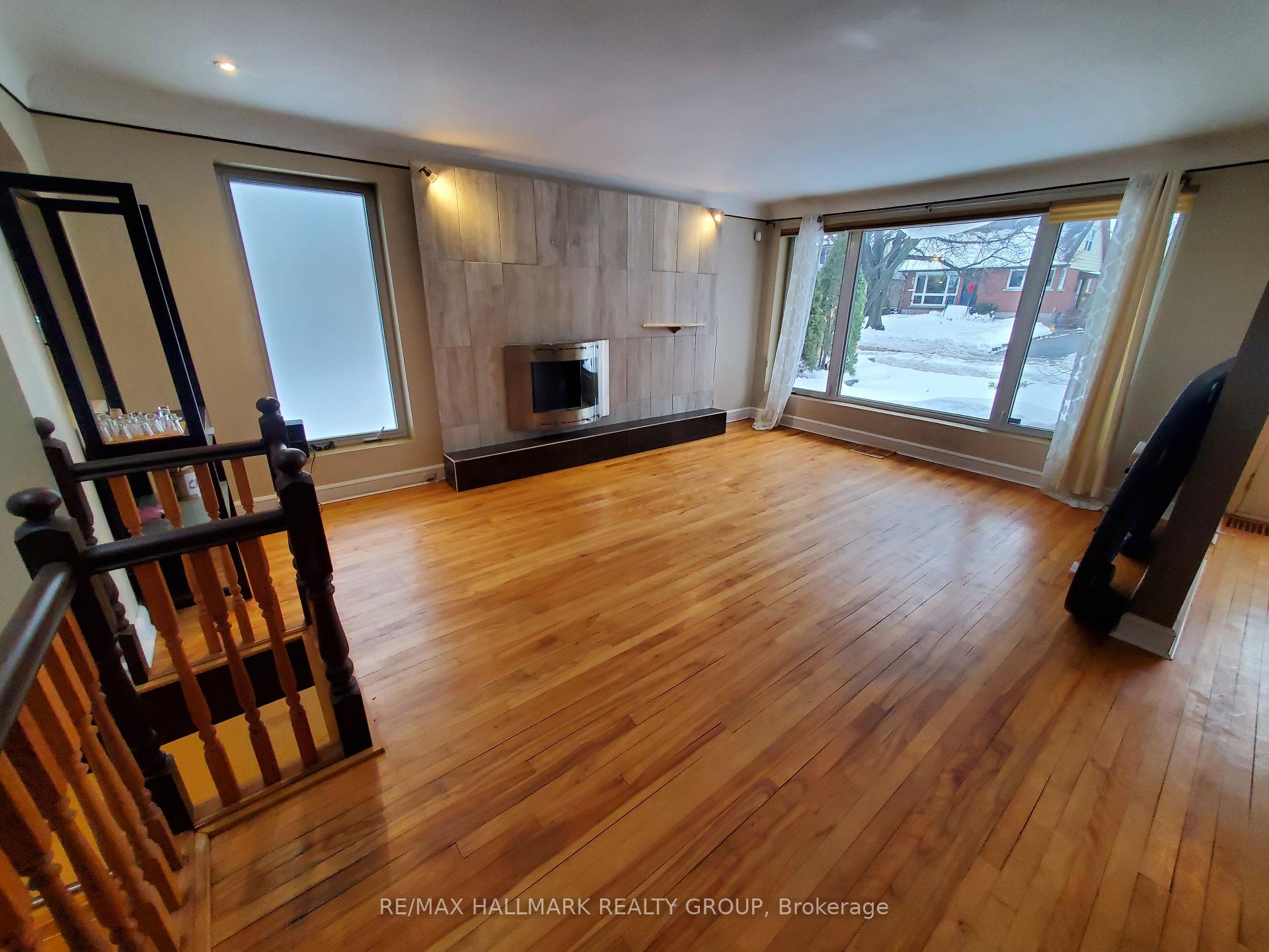 Photo 3 of 239 Dale Avenue, Ottawa, Riverview Park — HOMEH