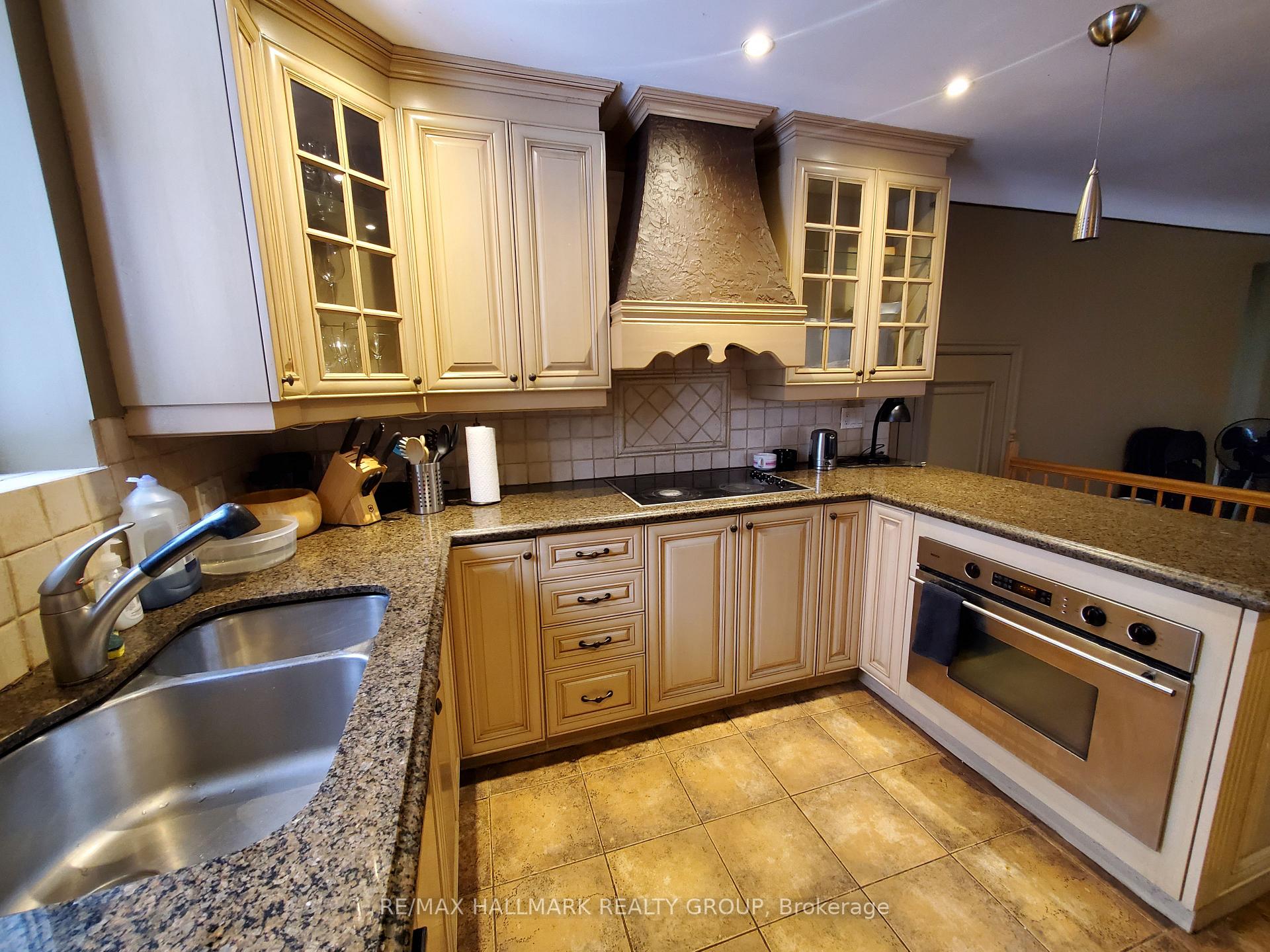 Photo 4 of 239 Dale Avenue, Ottawa, Riverview Park — HOMEH