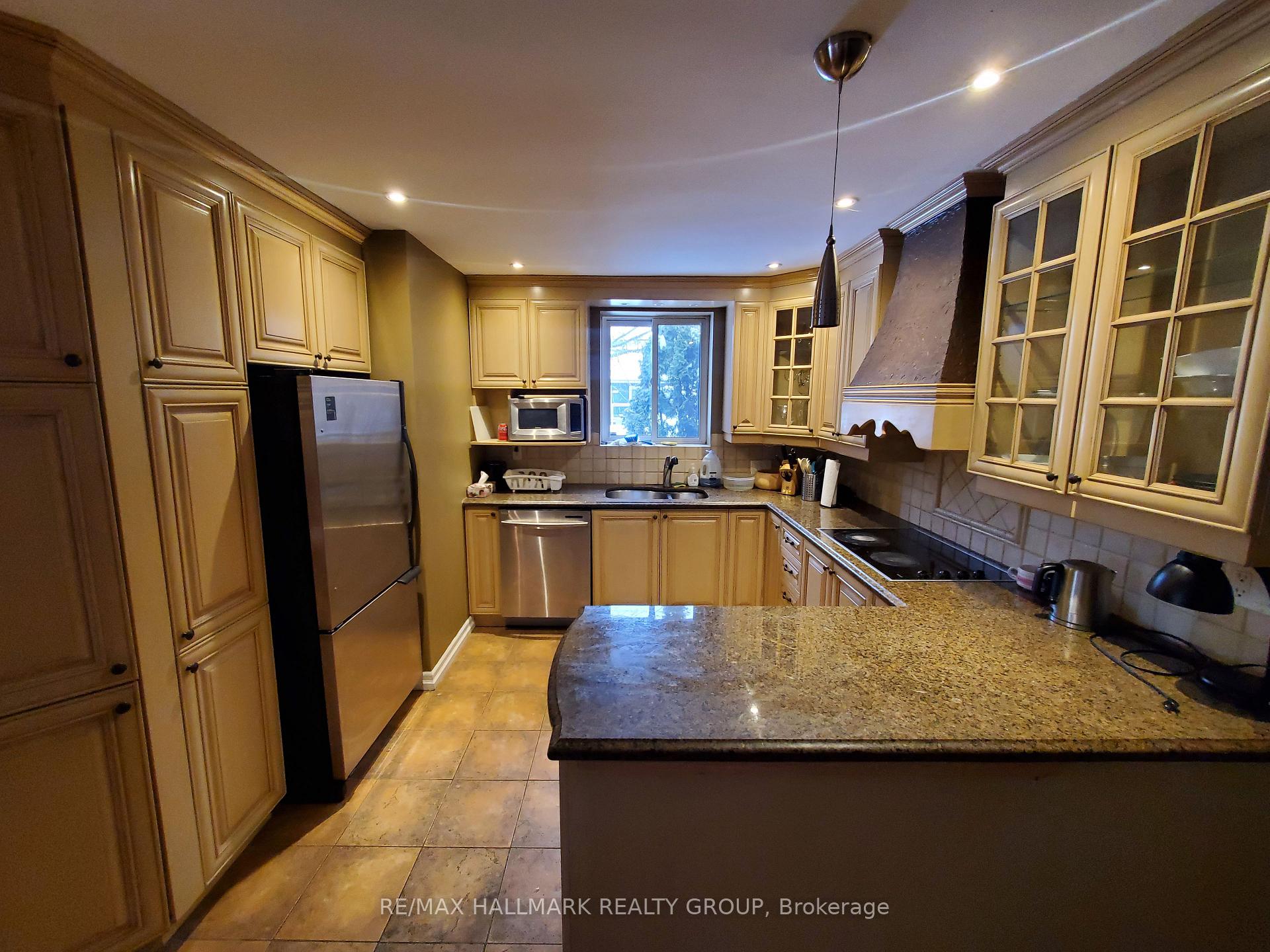 Photo 5 of 239 Dale Avenue, Ottawa, Riverview Park — HOMEH