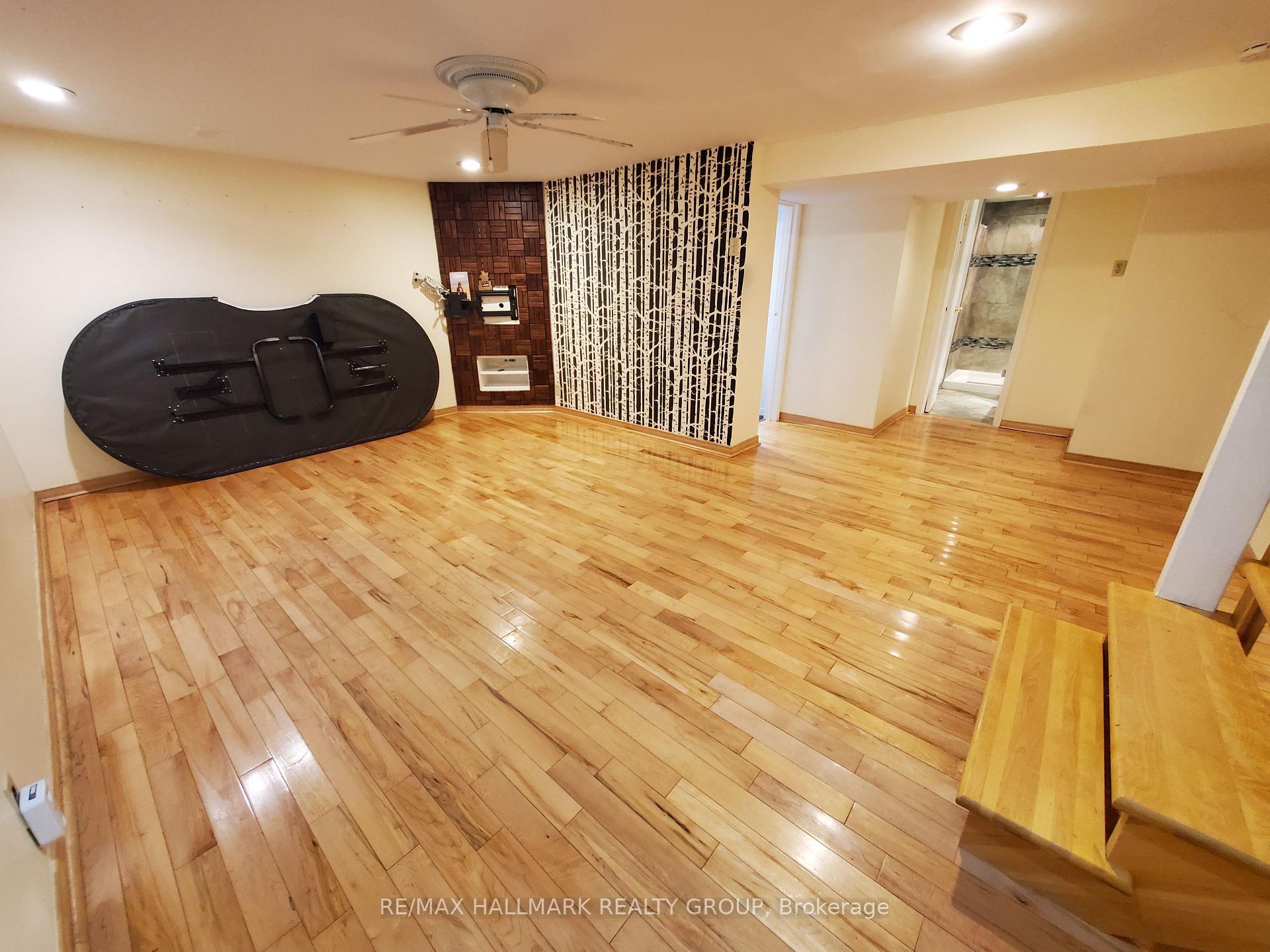 Photo 13 of 239 Dale Avenue, Ottawa, Riverview Park — HOMEH