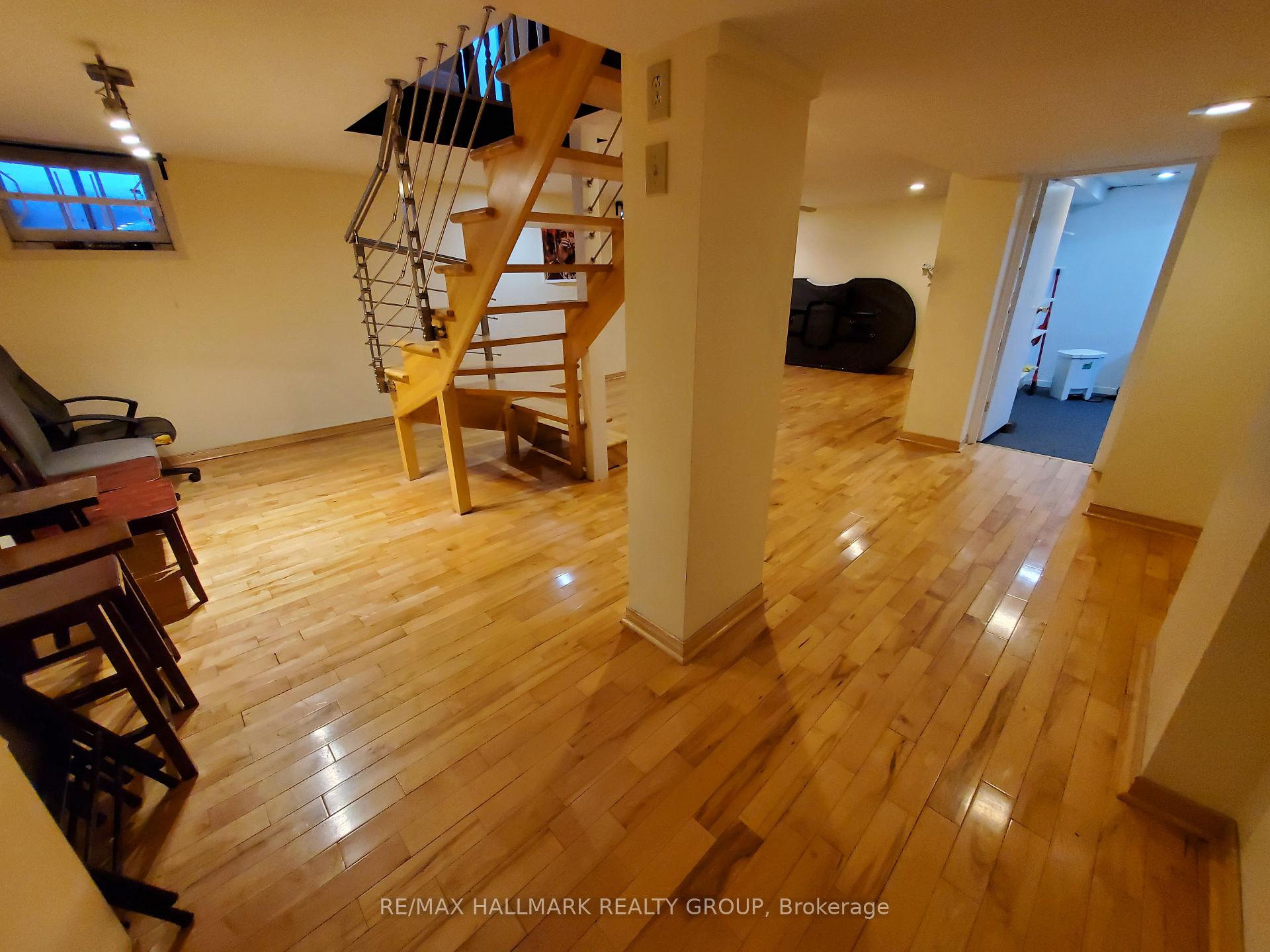 Photo 15 of 239 Dale Avenue, Ottawa, Riverview Park — HOMEH