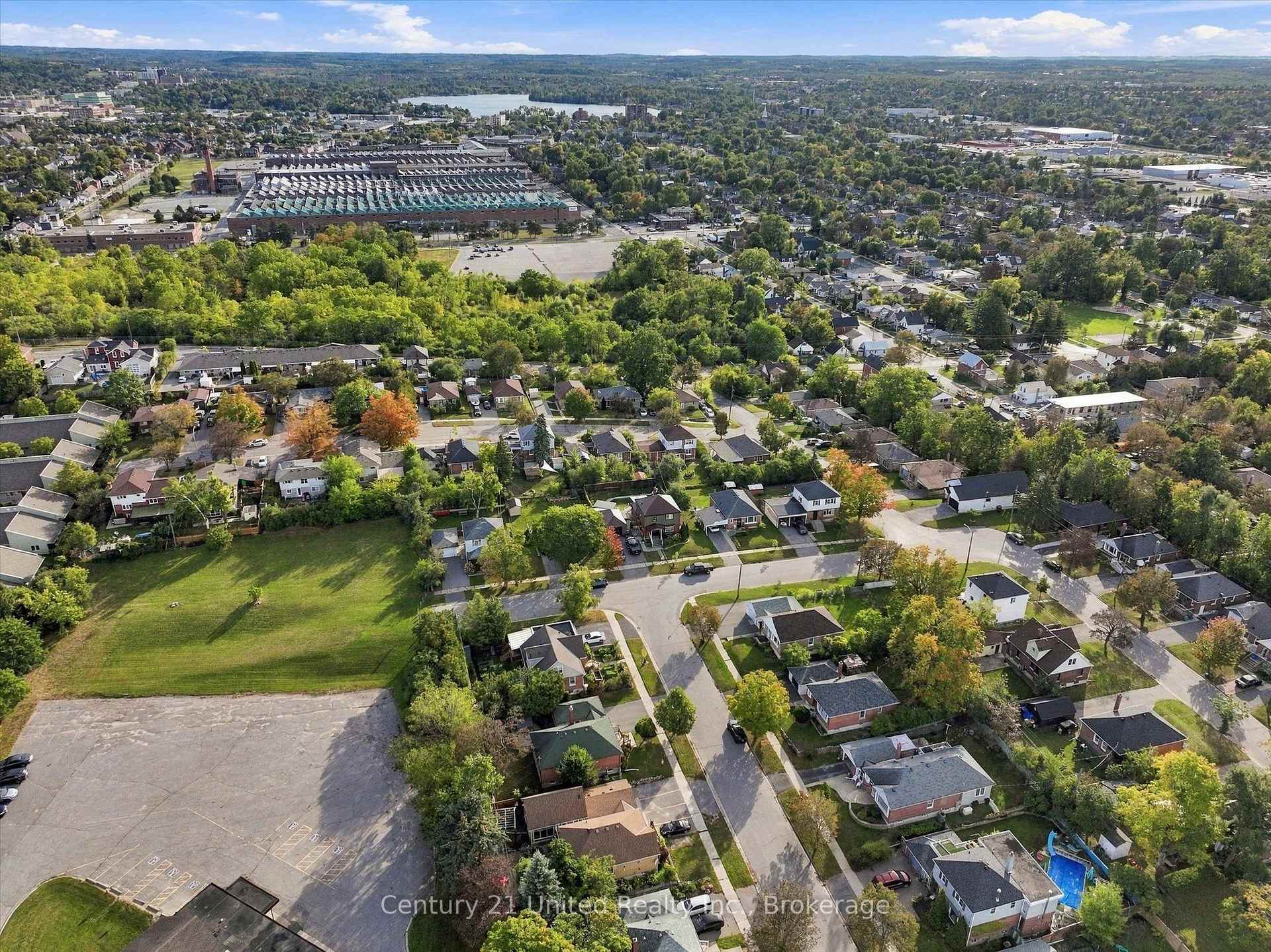 Photo 35 of 766 Devon Avenue, Peterborough, Otonabee Ward 1 — HOMEH