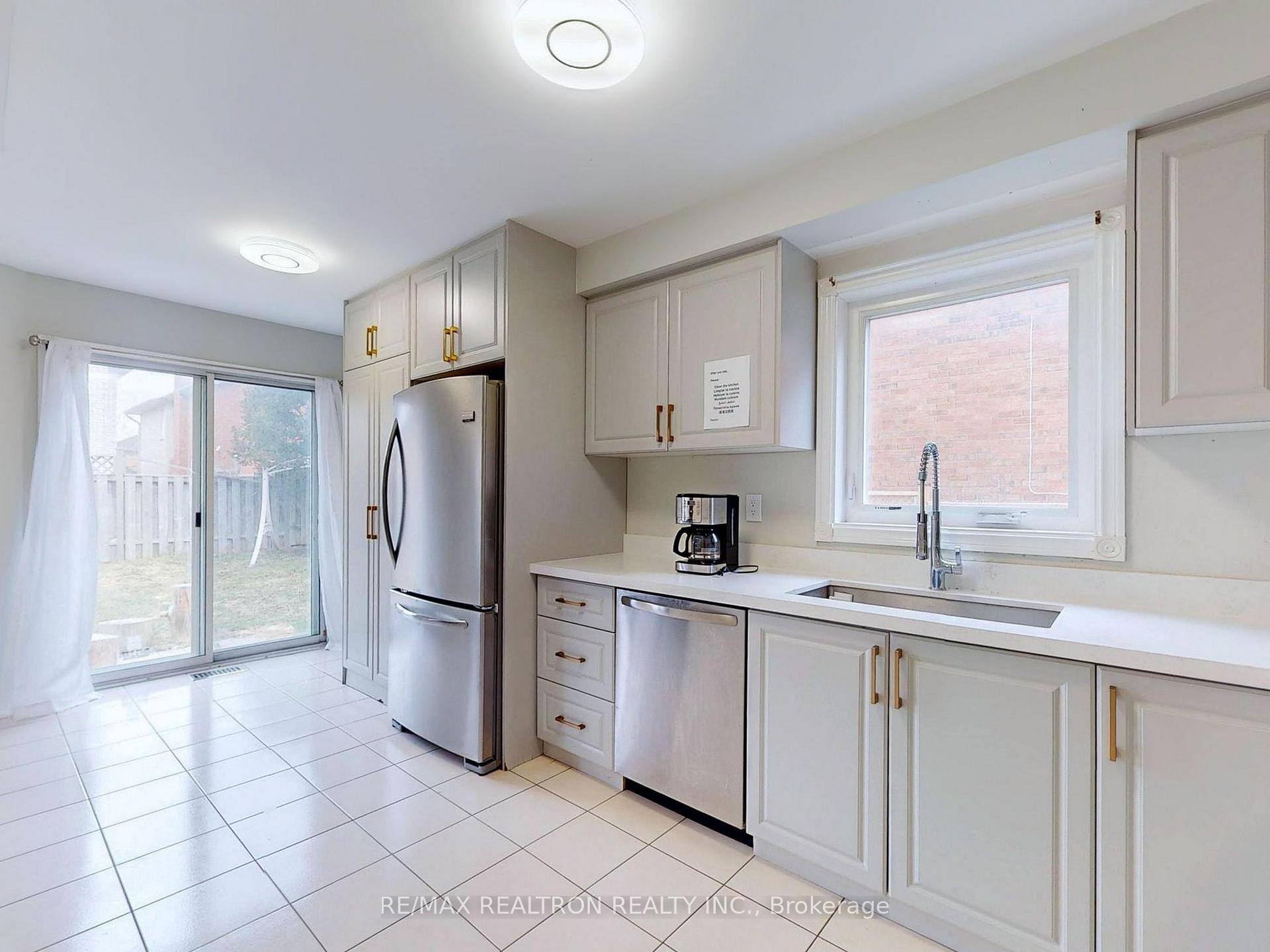 Photo 1 of Unit Upper, 8 Estoril Street, Richmond Hill, Observatory — HOMEH