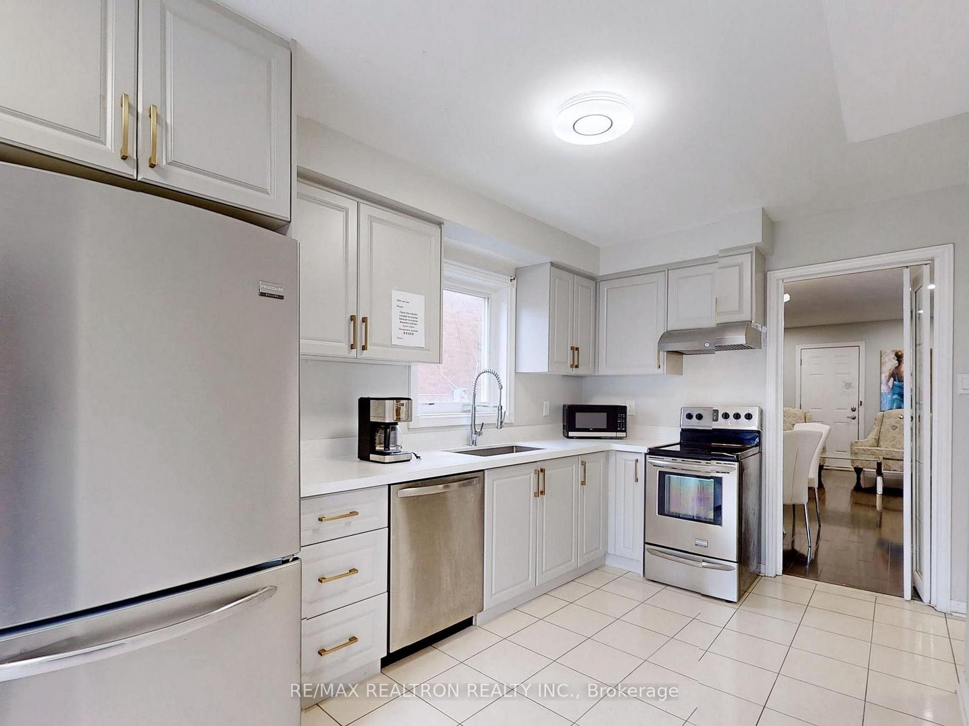 Photo 2 of Unit Upper, 8 Estoril Street, Richmond Hill, Observatory — HOMEH
