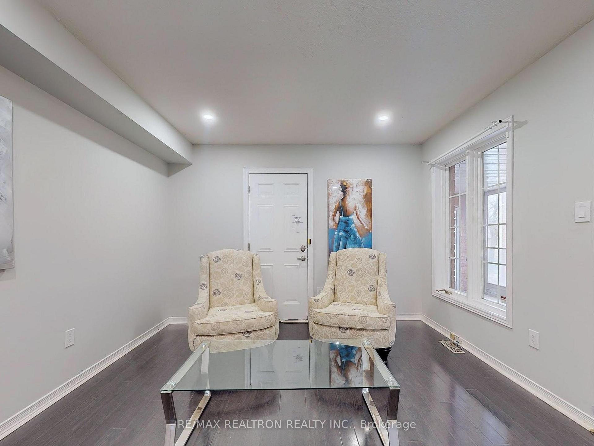 Photo 6 of Unit Upper, 8 Estoril Street, Richmond Hill, Observatory — HOMEH