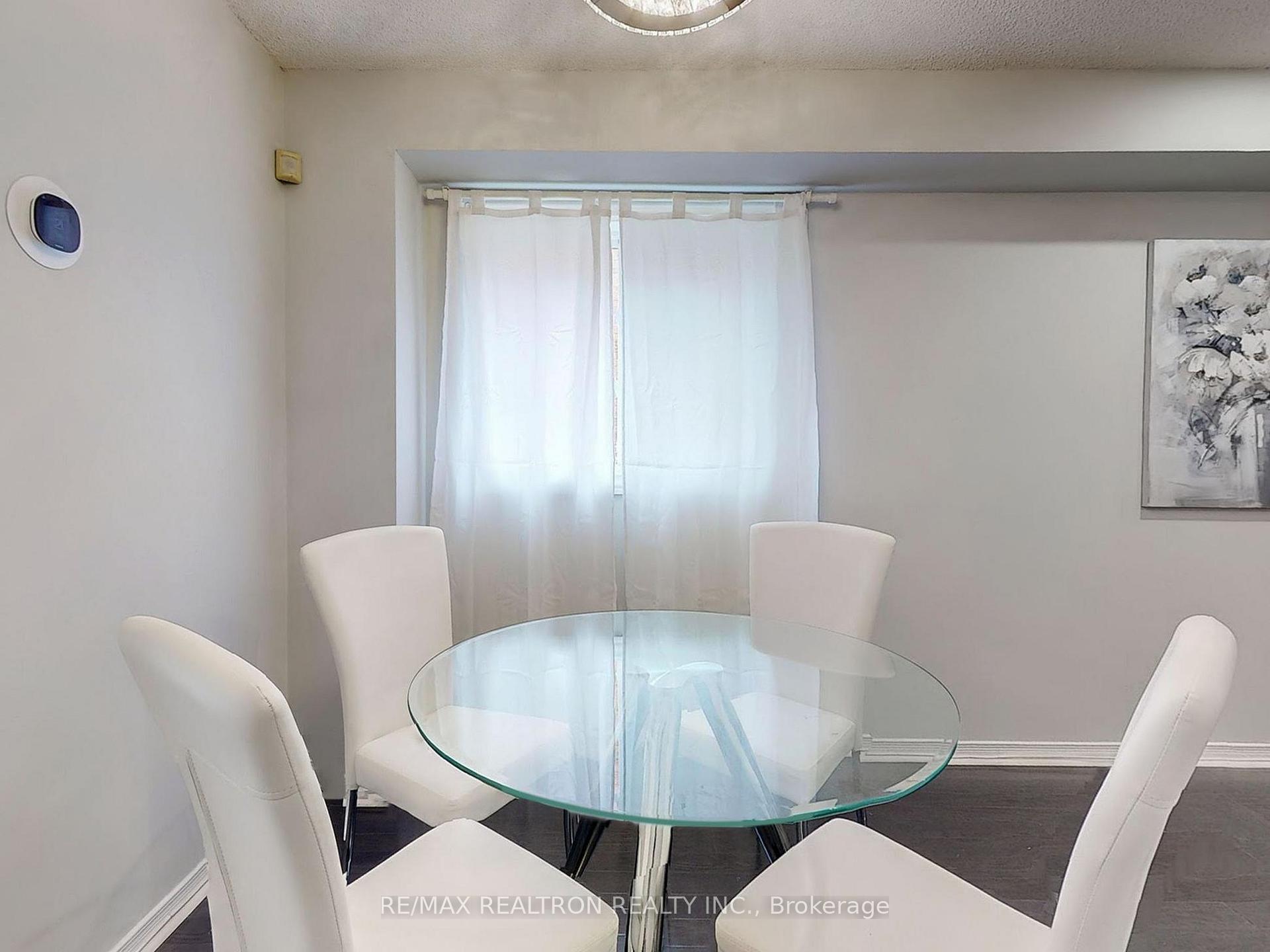 Photo 7 of Unit Upper, 8 Estoril Street, Richmond Hill, Observatory — HOMEH