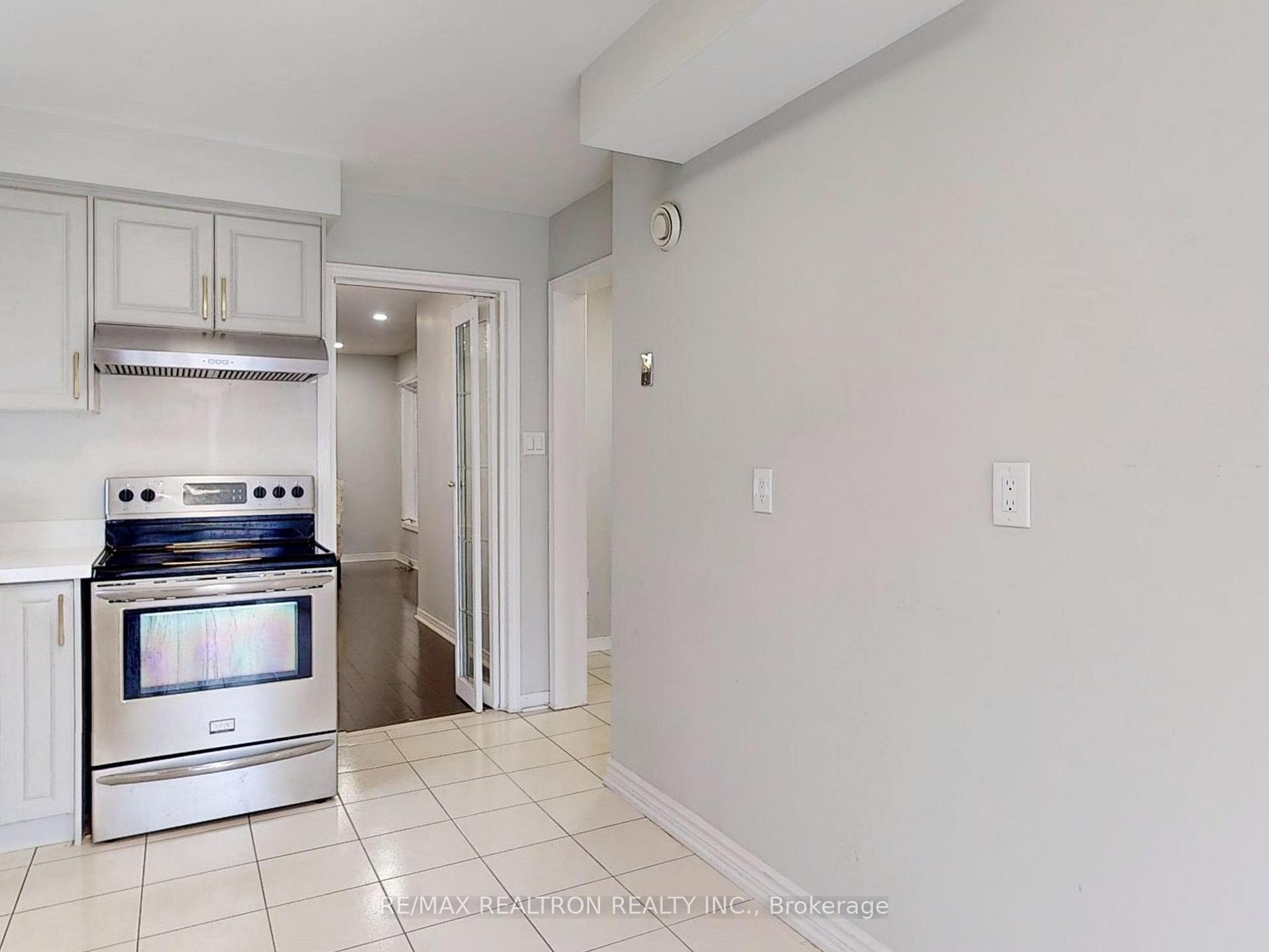 Photo 8 of Unit Upper, 8 Estoril Street, Richmond Hill, Observatory — HOMEH
