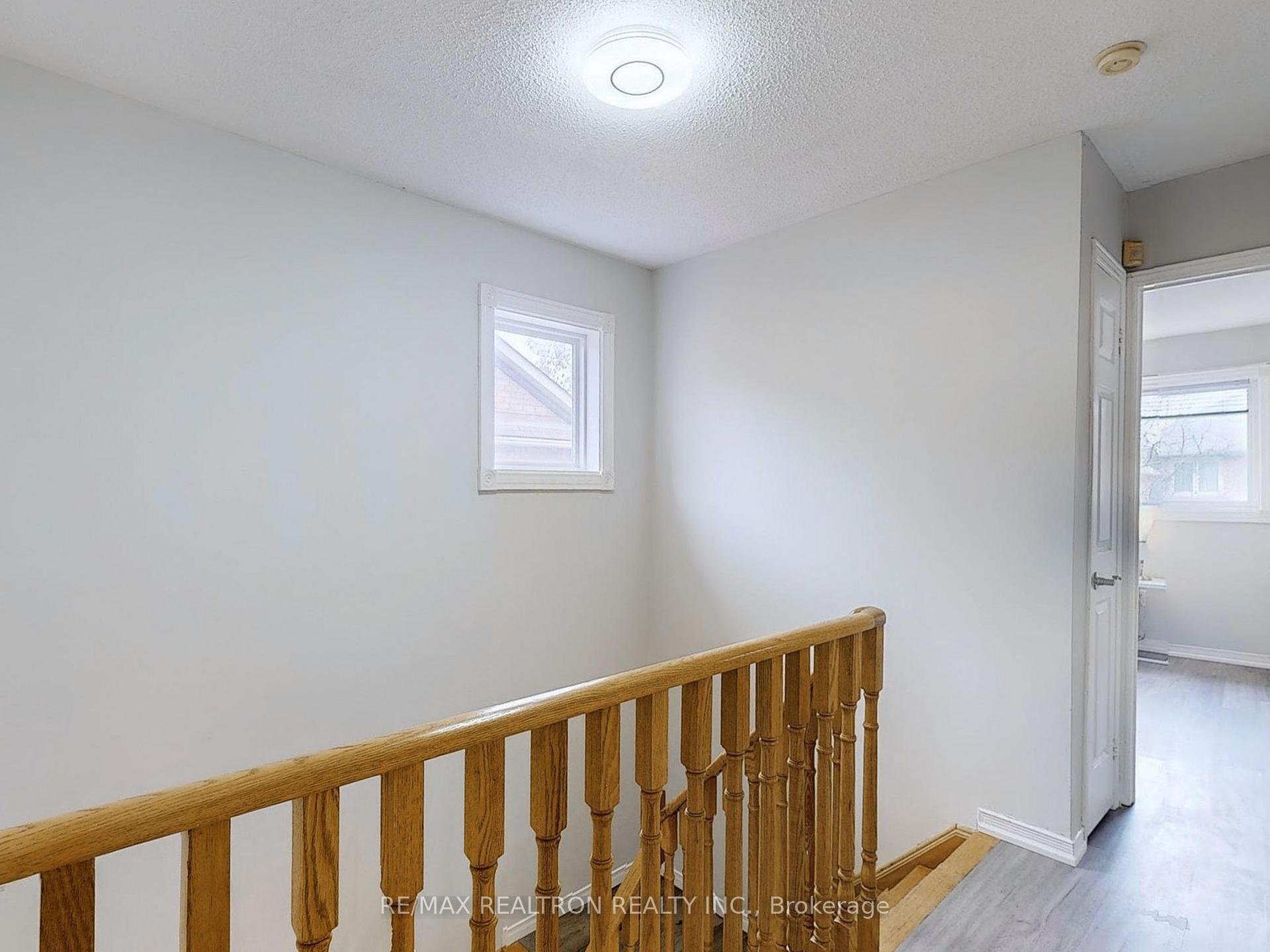 Photo 12 of Unit Upper, 8 Estoril Street, Richmond Hill, Observatory — HOMEH