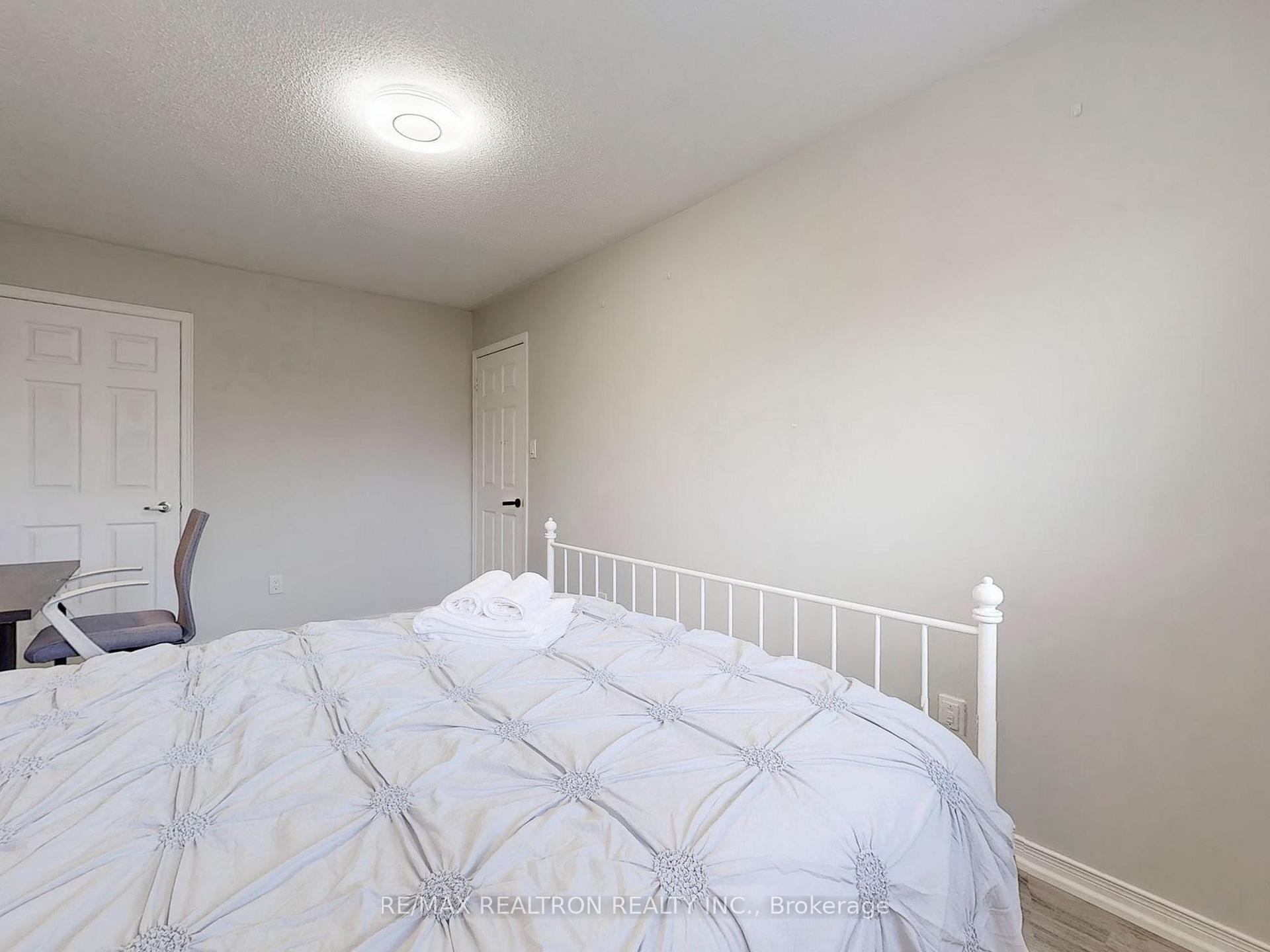 Photo 13 of Unit Upper, 8 Estoril Street, Richmond Hill, Observatory — HOMEH