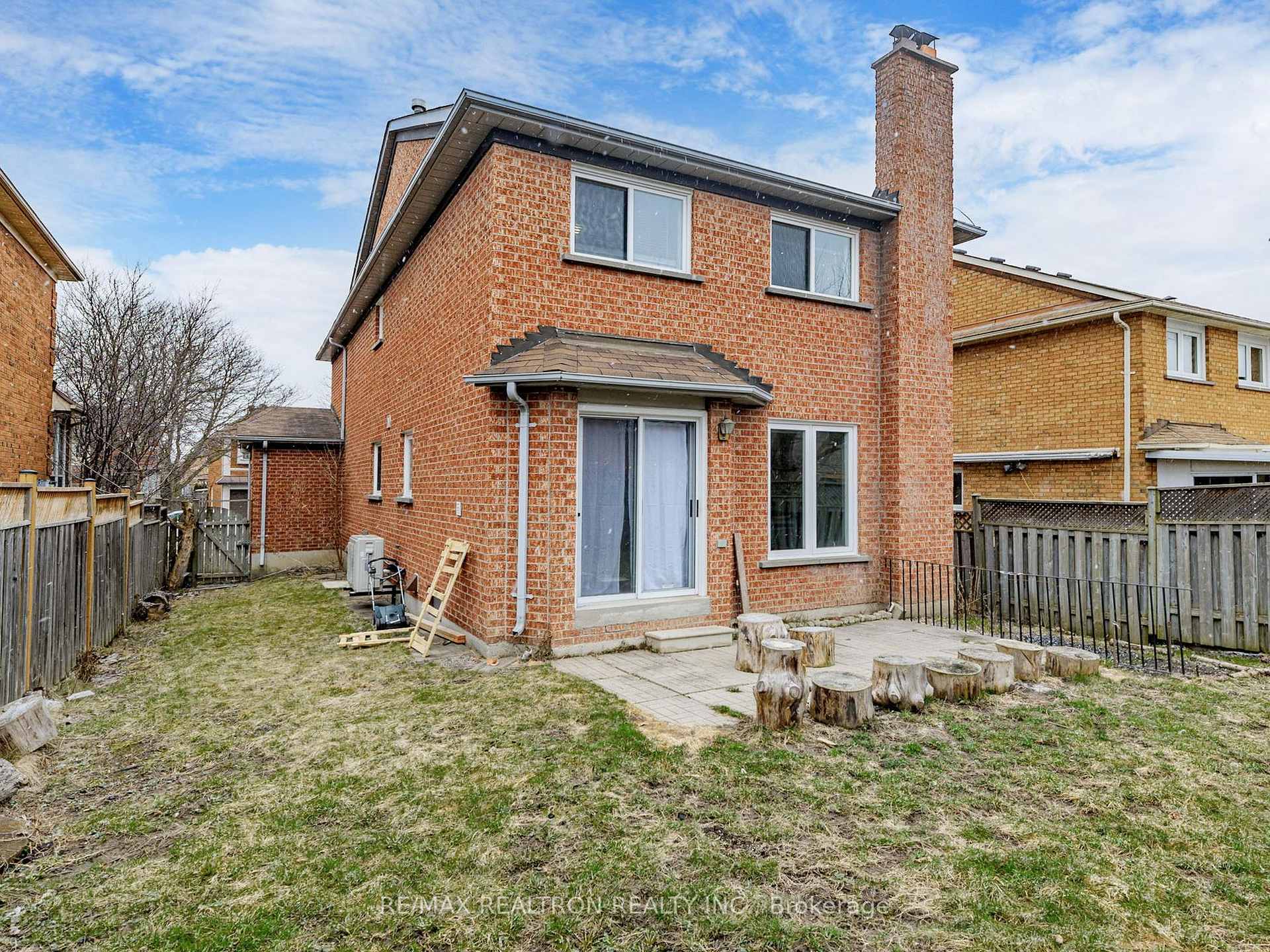 Photo 15 of Unit Upper, 8 Estoril Street, Richmond Hill, Observatory — HOMEH