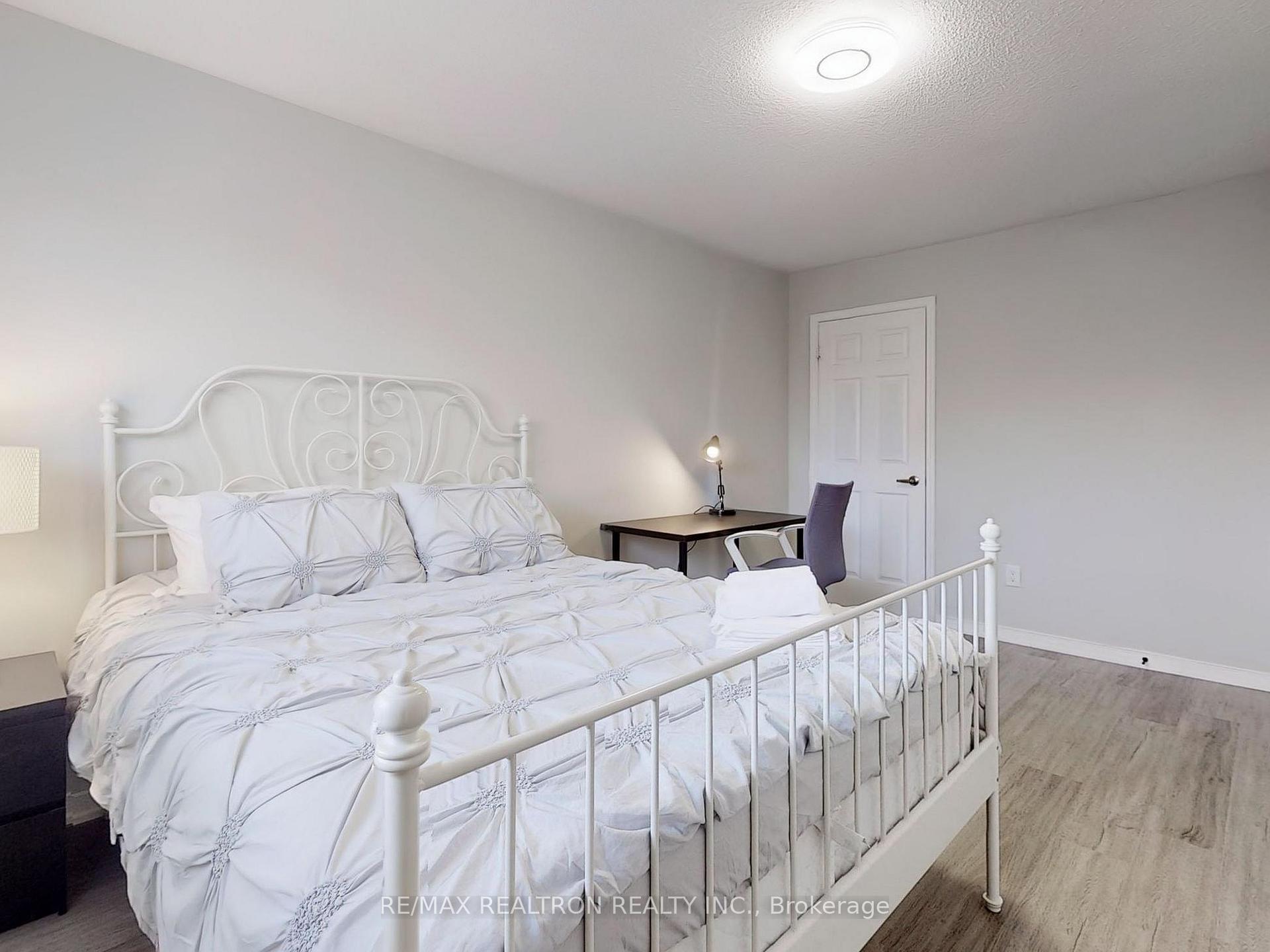 Photo 18 of Unit Upper, 8 Estoril Street, Richmond Hill, Observatory — HOMEH