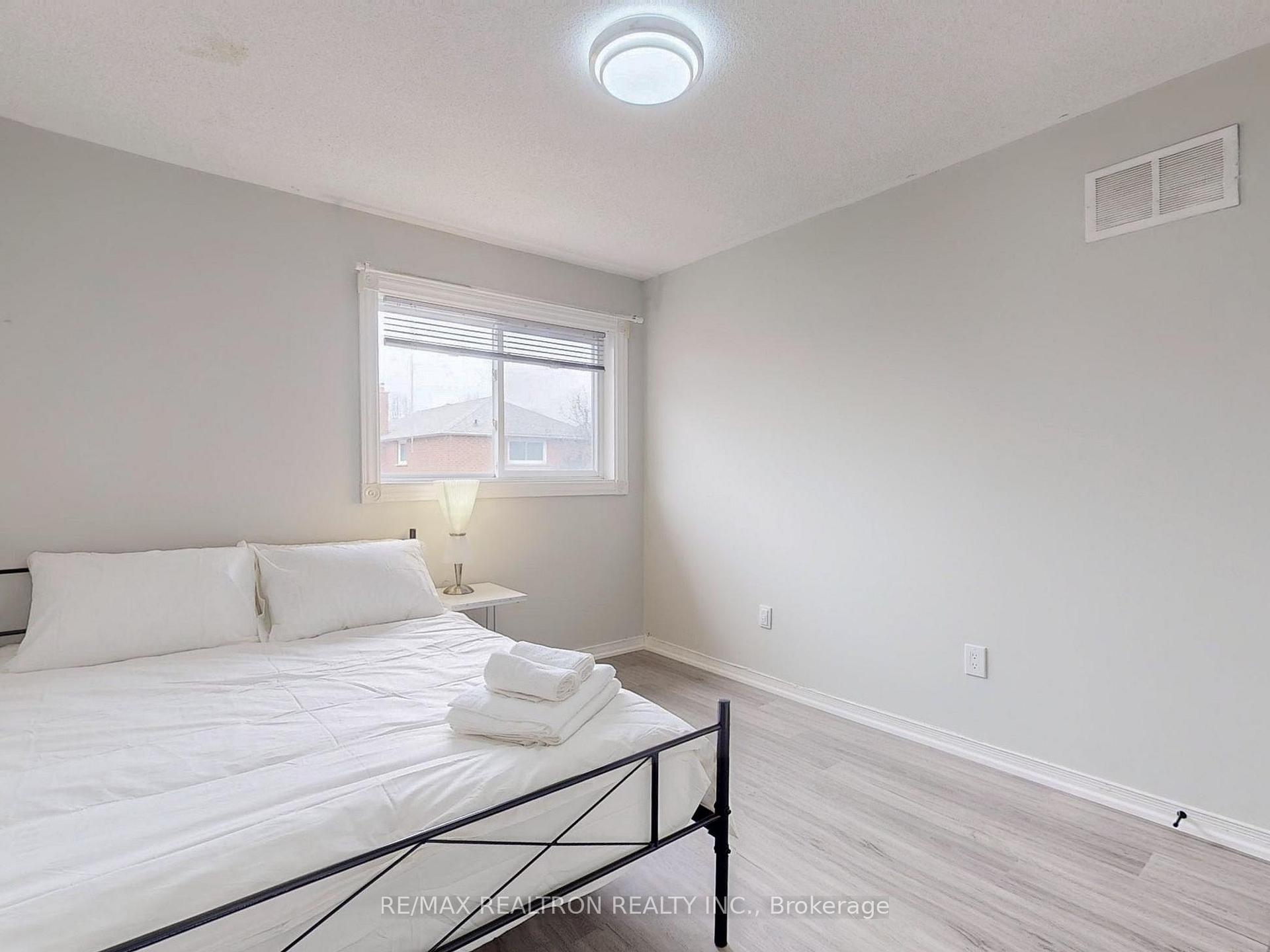 Photo 19 of Unit Upper, 8 Estoril Street, Richmond Hill, Observatory — HOMEH