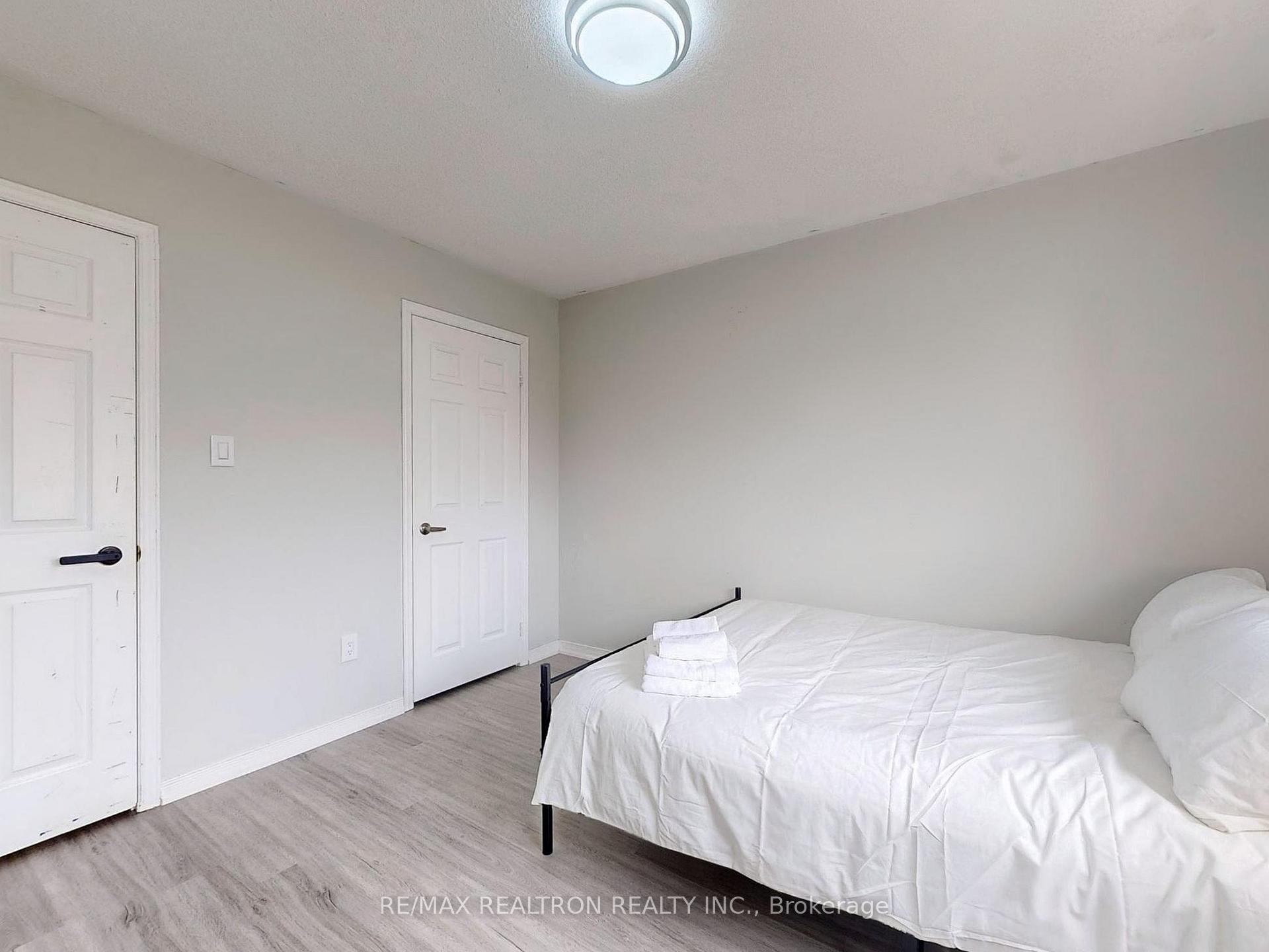 Photo 20 of Unit Upper, 8 Estoril Street, Richmond Hill, Observatory — HOMEH