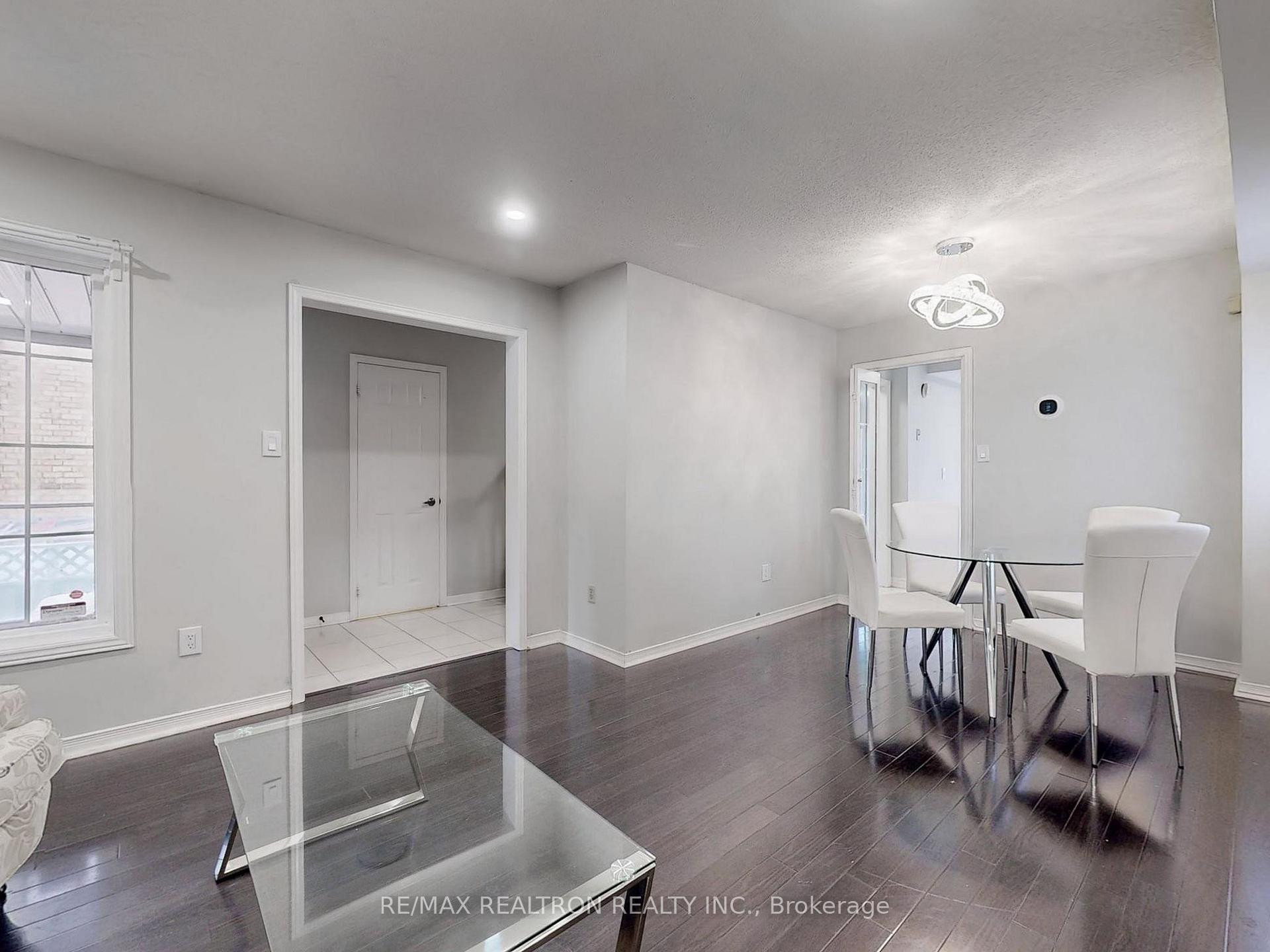 Photo 22 of Unit Upper, 8 Estoril Street, Richmond Hill, Observatory — HOMEH