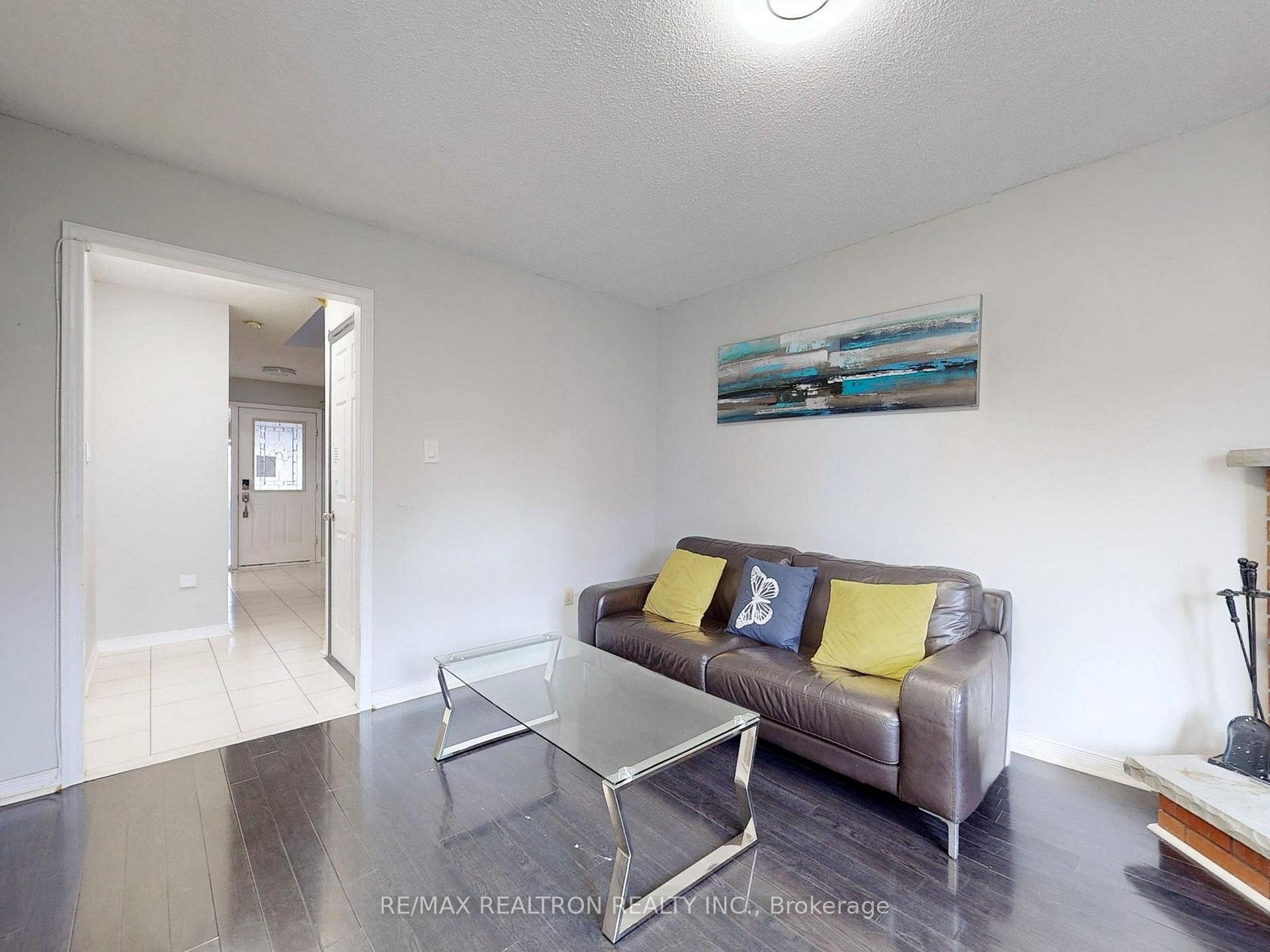 Photo 23 of Unit Upper, 8 Estoril Street, Richmond Hill, Observatory — HOMEH