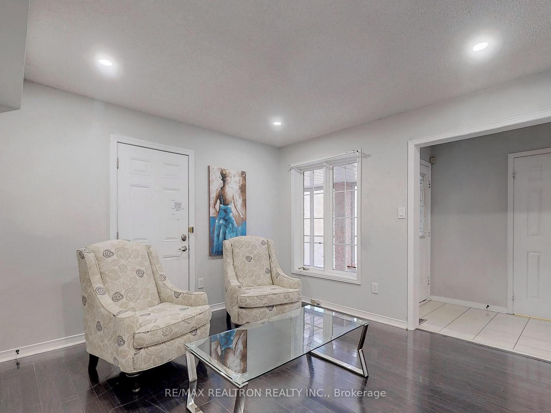 Photo 28 of Unit Upper, 8 Estoril Street, Richmond Hill, Observatory — HOMEH