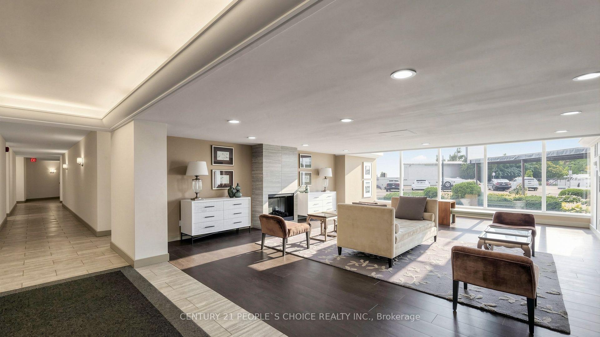 Photo 4 of Unit 310, 7811 Yonge Street, Markham, Thornhill — HOMEH