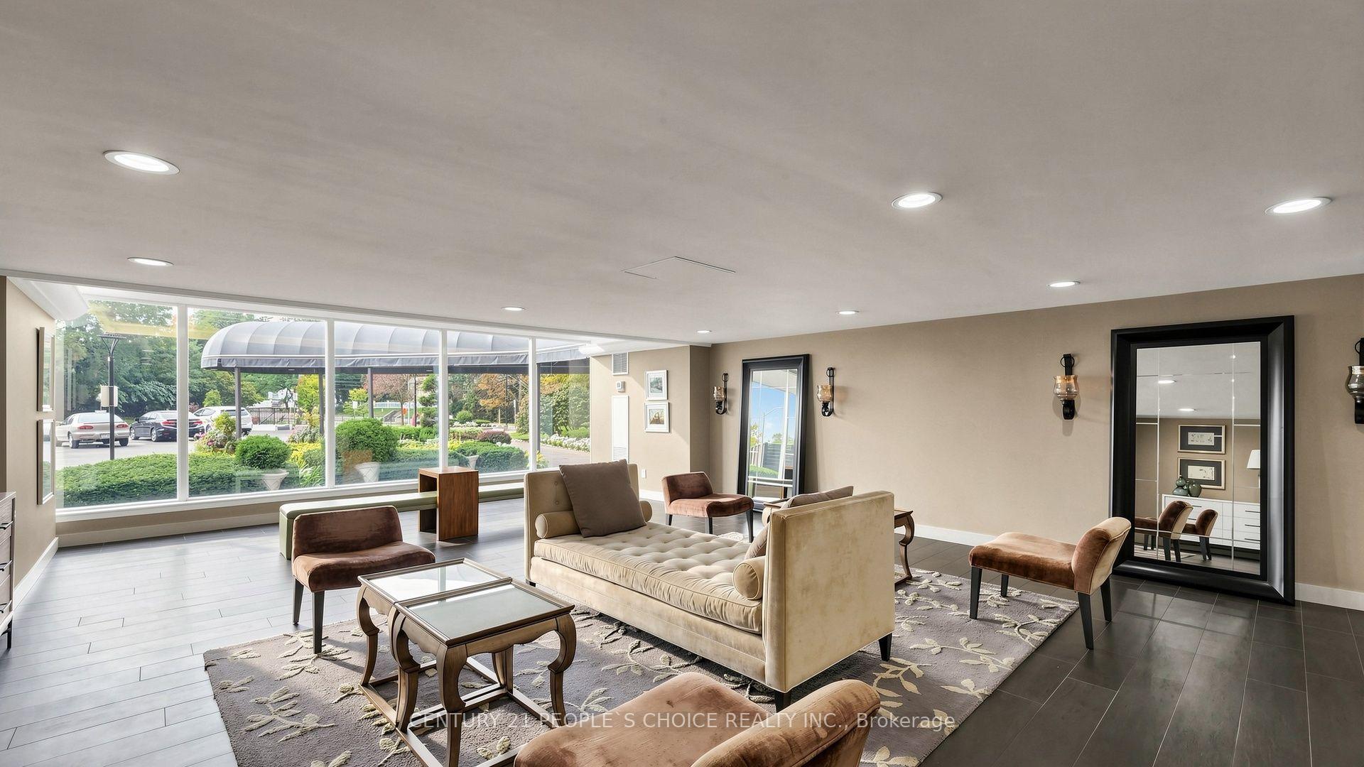Photo 8 of Unit 310, 7811 Yonge Street, Markham, Thornhill — HOMEH