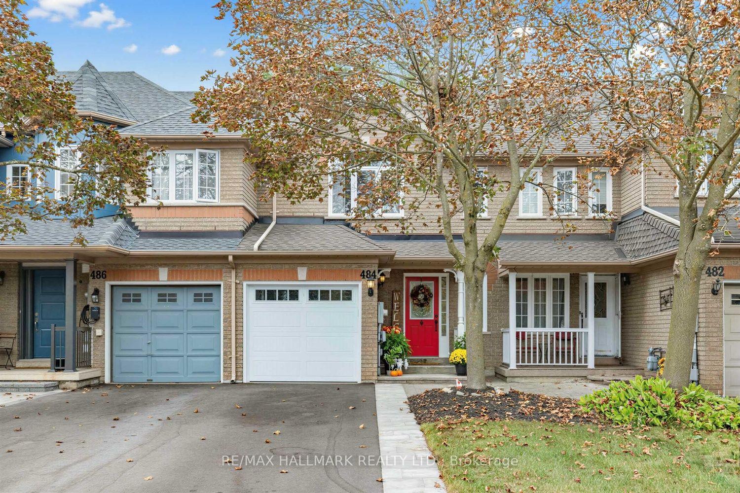 Front of 484 Bartholemew Drive