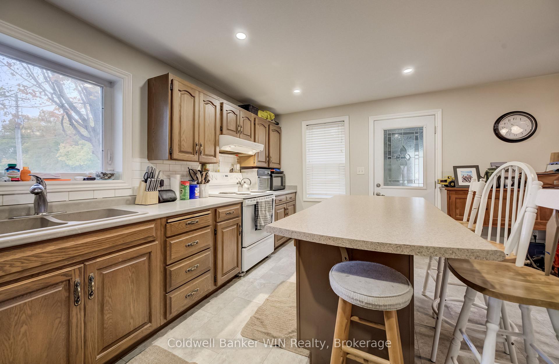 Photo 5 of 748 Arthur Street, West Grey — HOMEH
