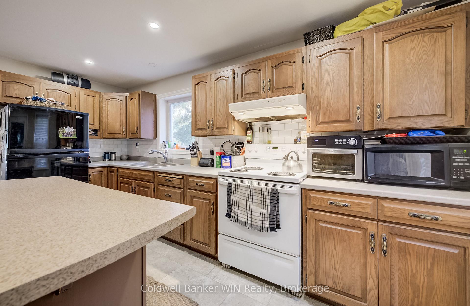 Photo 7 of 748 Arthur Street, West Grey — HOMEH