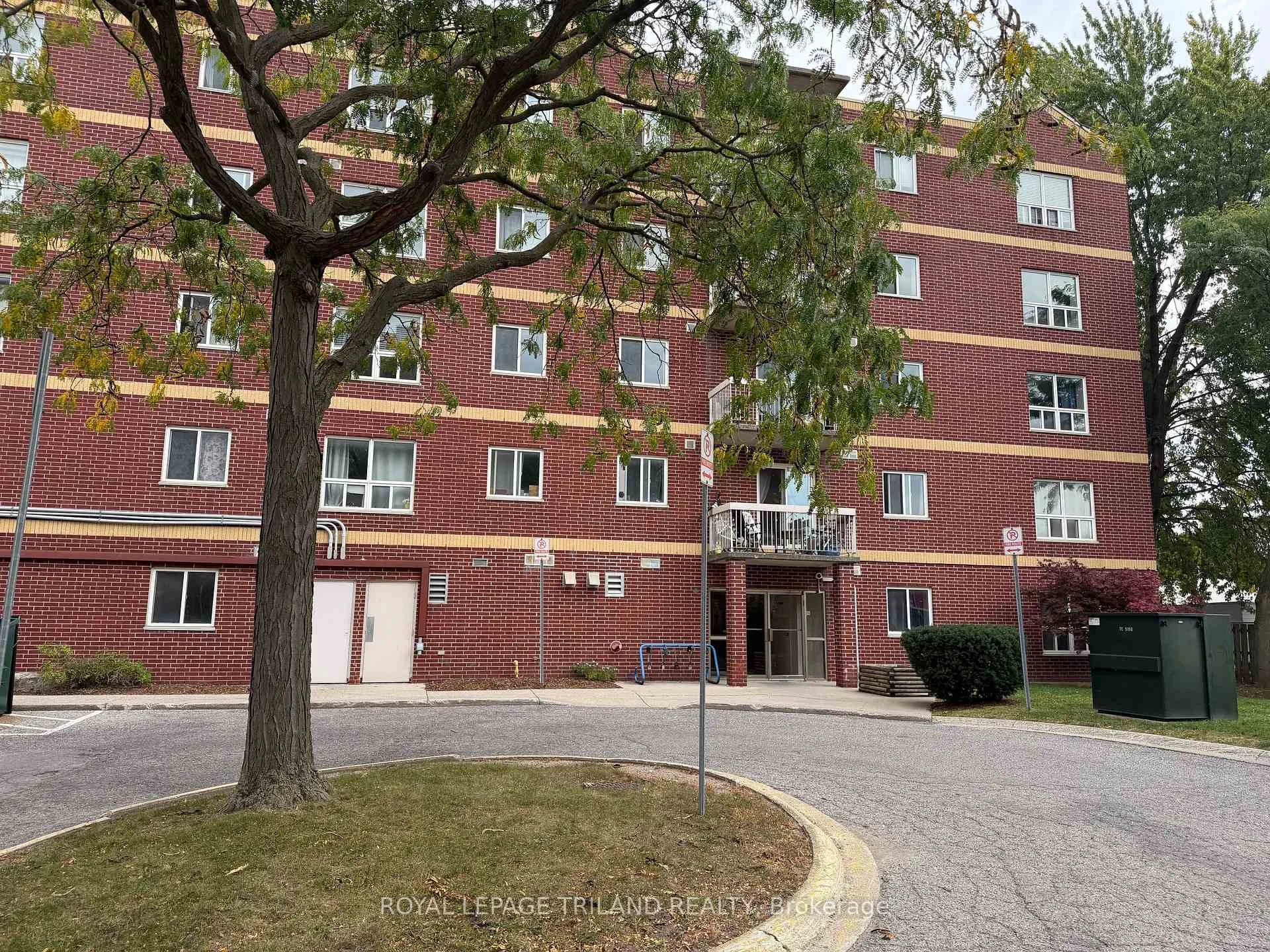 Photo of Unit 305, 626 First Street
