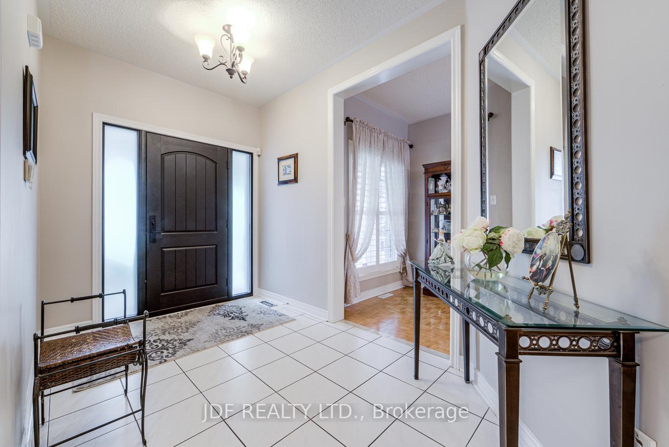 Photo 4 of 164 Golden Gate Circle, Vaughan, Sonoma Heights — HOMEH
