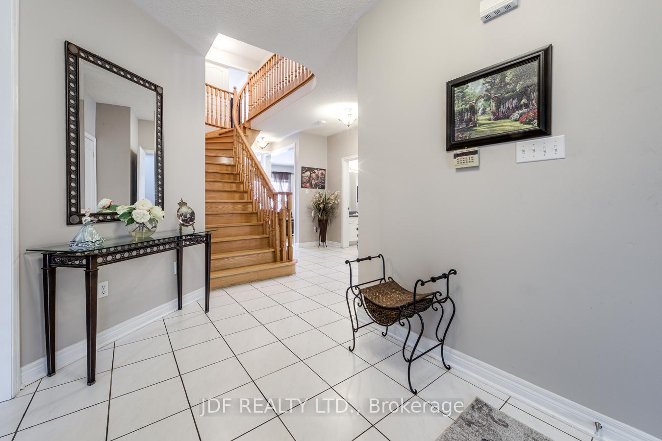 Photo 5 of 164 Golden Gate Circle, Vaughan, Sonoma Heights — HOMEH