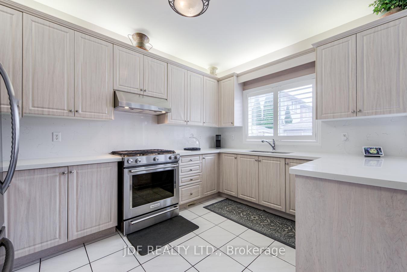 Photo 9 of 164 Golden Gate Circle, Vaughan, Sonoma Heights — HOMEH
