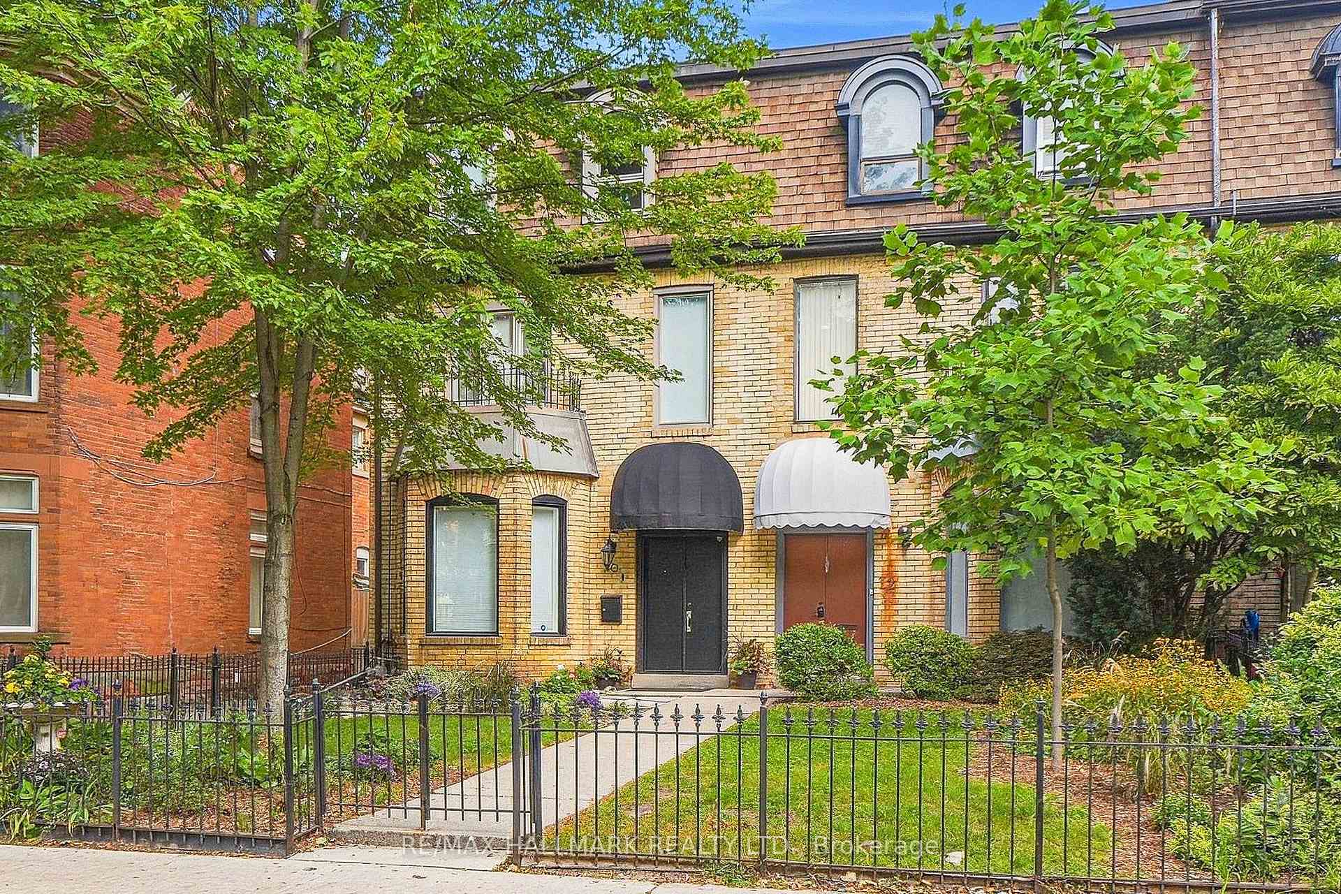 Photo 2 of 10 Earl Street, Toronto, North St. James Town — HOMEH