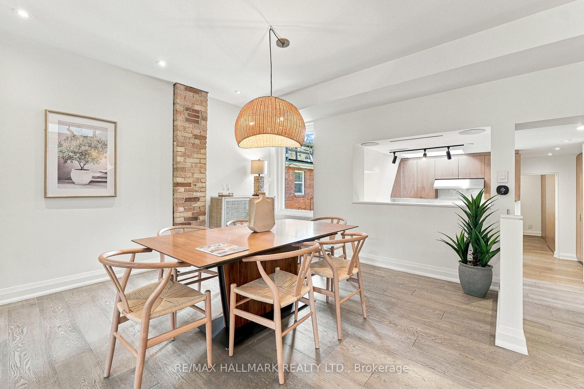 Photo 3 of 10 Earl Street, Toronto, North St. James Town — HOMEH