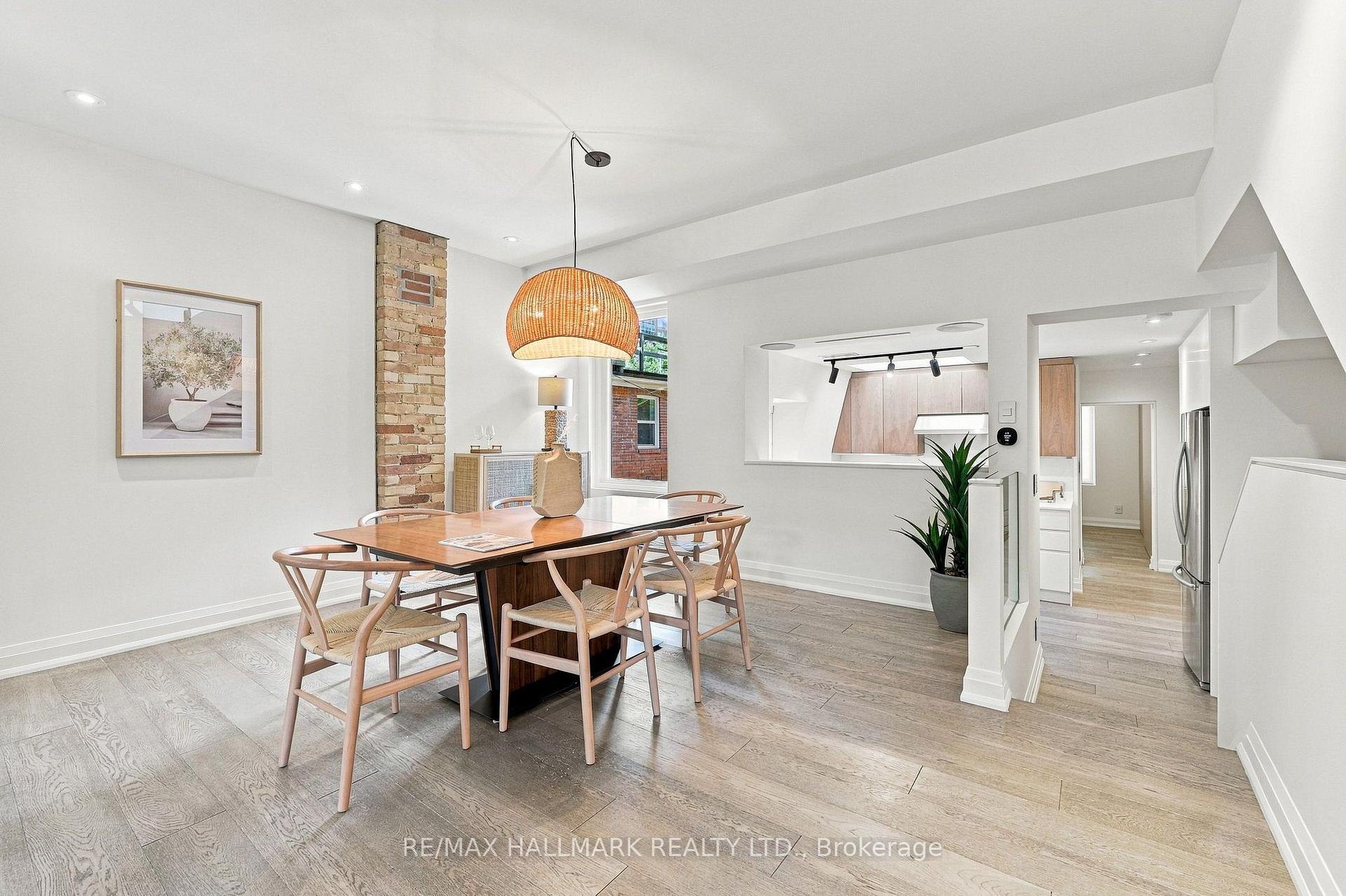 Photo 4 of 10 Earl Street, Toronto, North St. James Town — HOMEH
